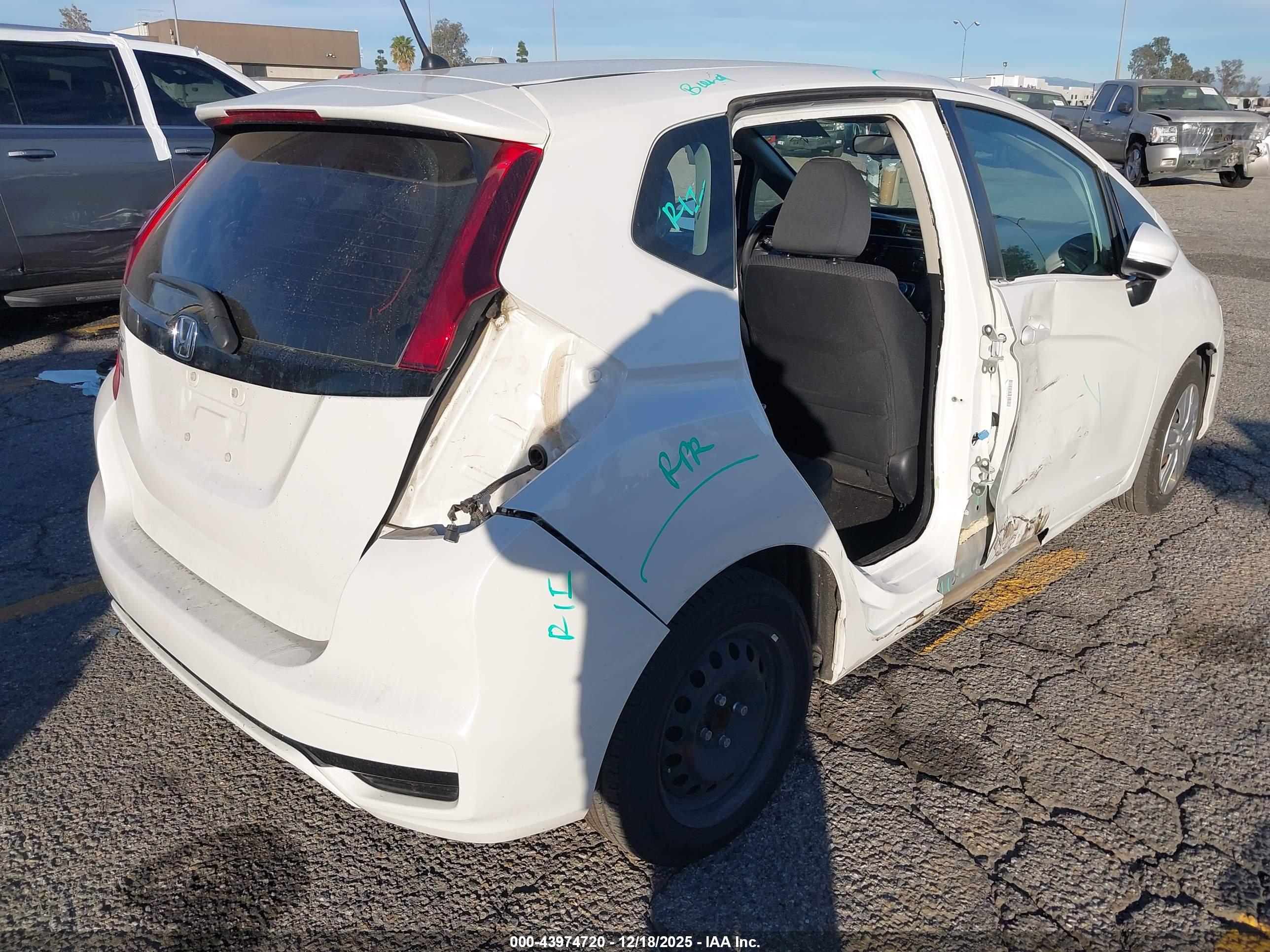HONDA FIT image 4