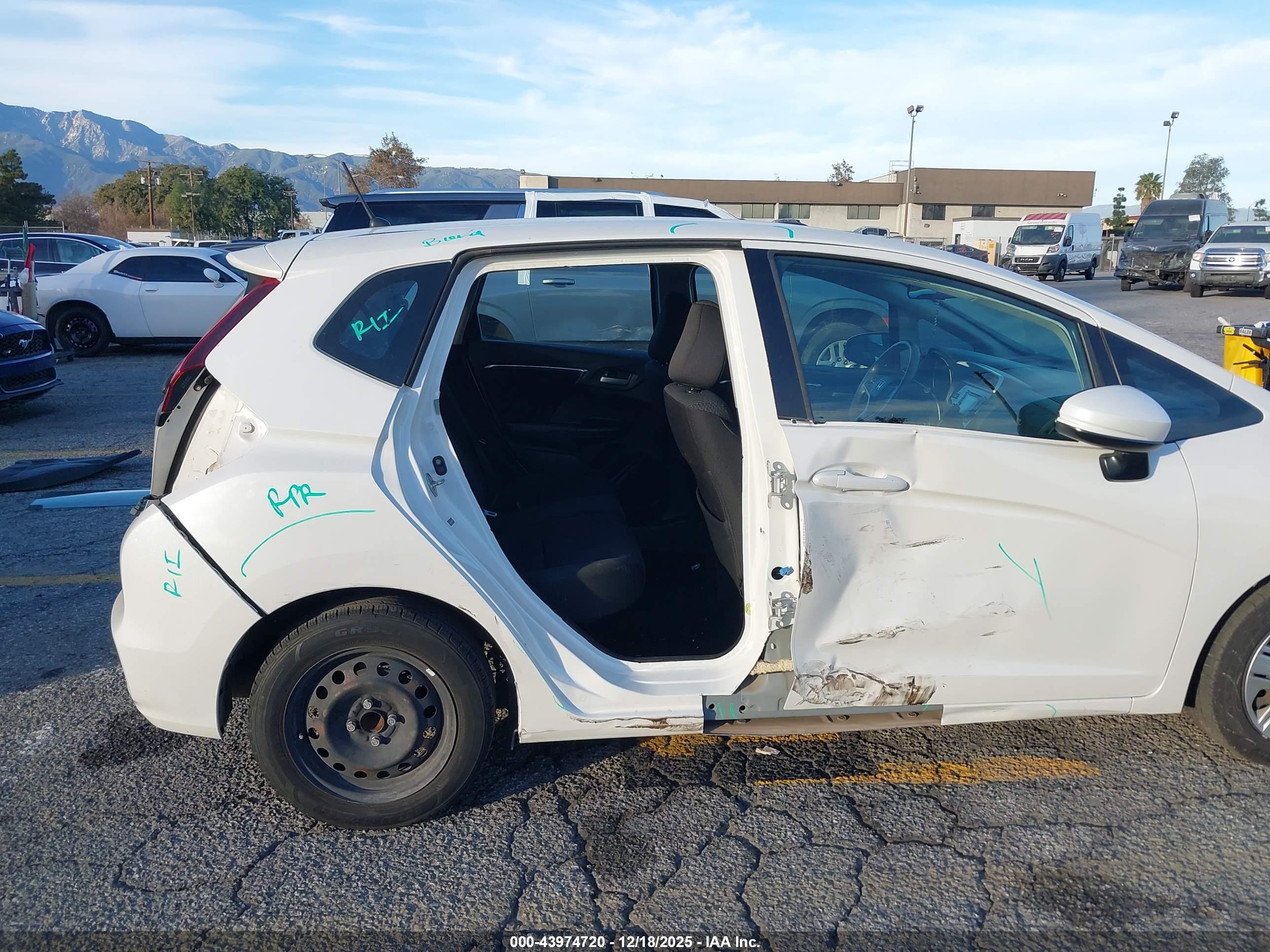 HONDA FIT image 6