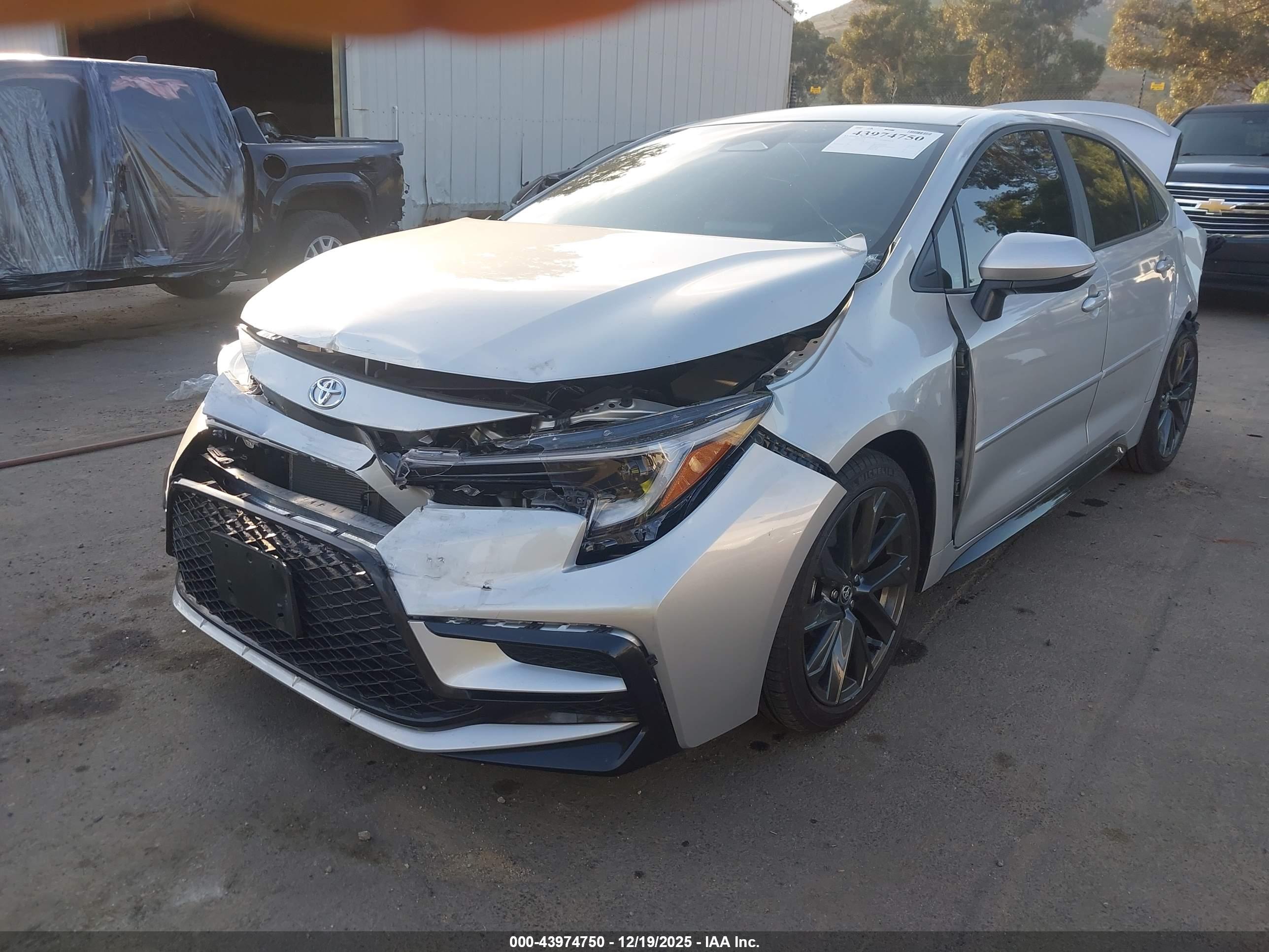 TOYOTA COROLLA image 2