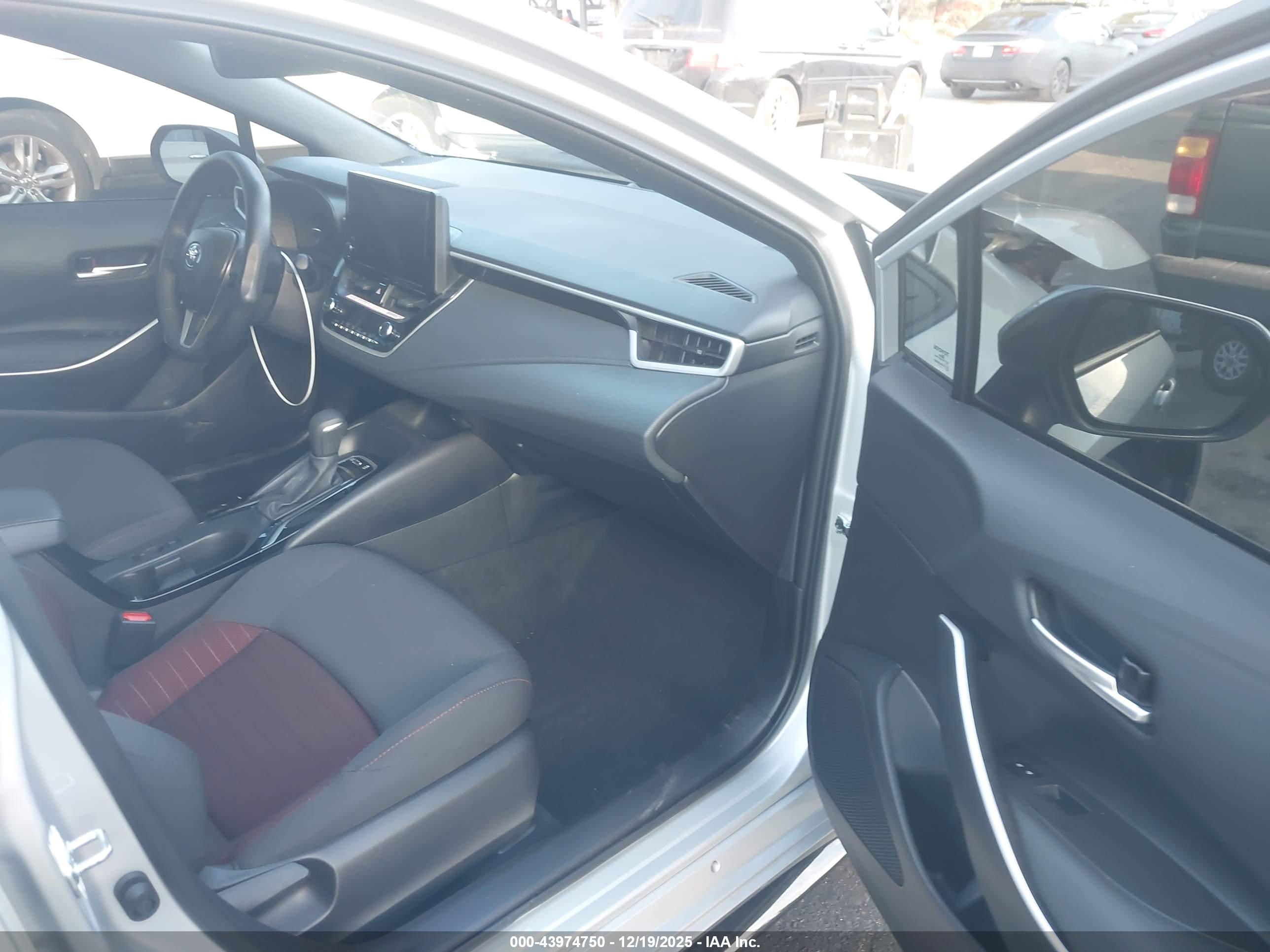 TOYOTA COROLLA image 5