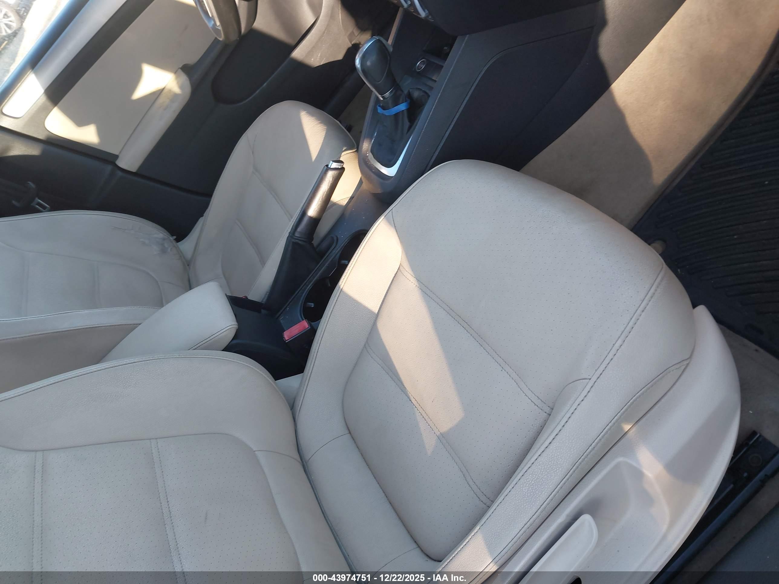 VOLKSWAGEN JETTA image 5