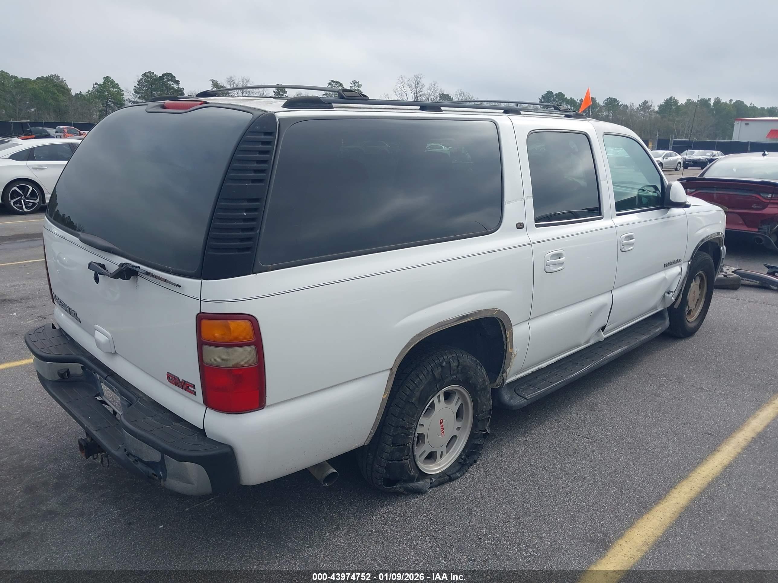 GMC YUKON image 4