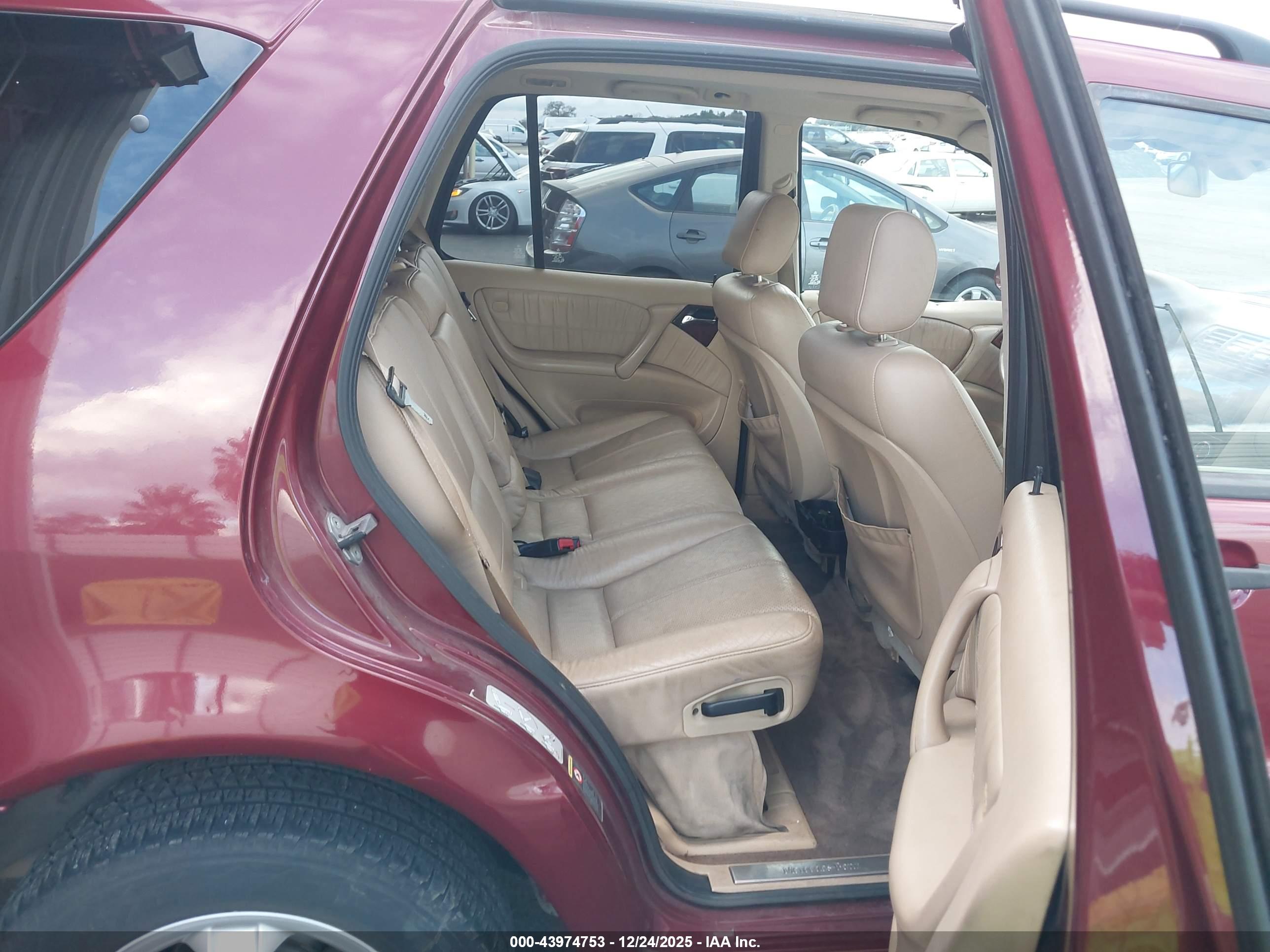 MERCEDES-BENZ ML image 8