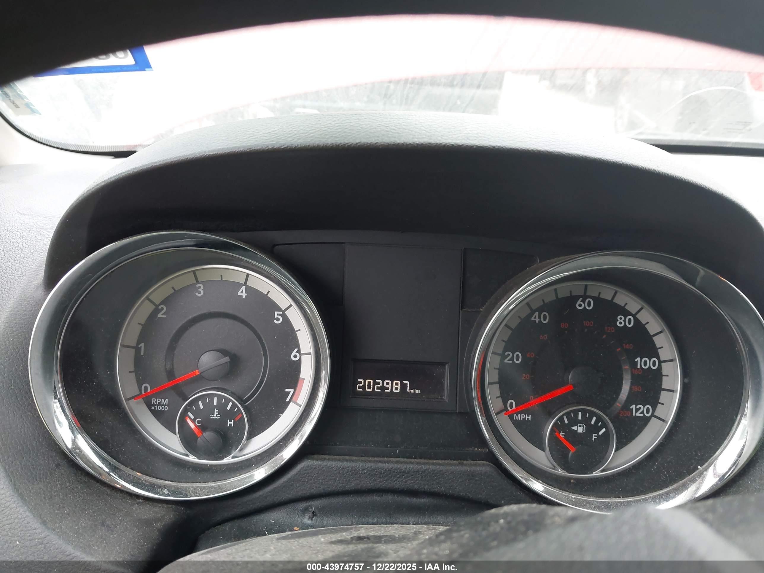 DODGE GRAND image 7