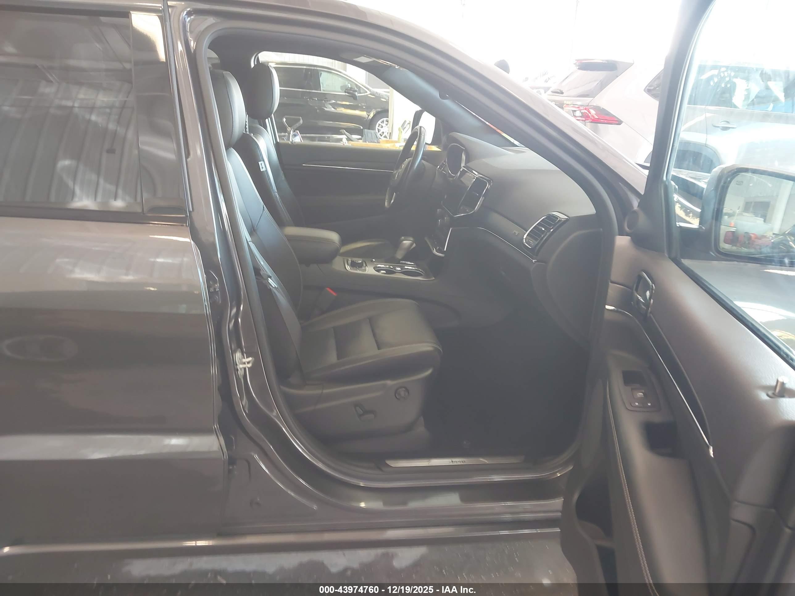 JEEP GRAND image 5