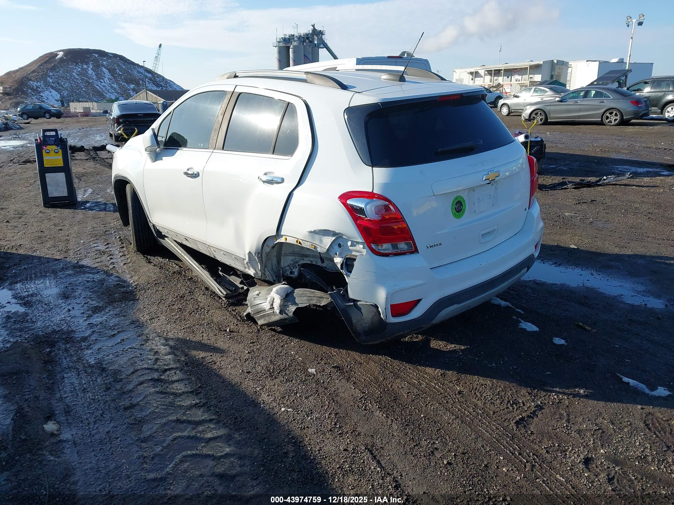 CHEVROLET TRAX image 3