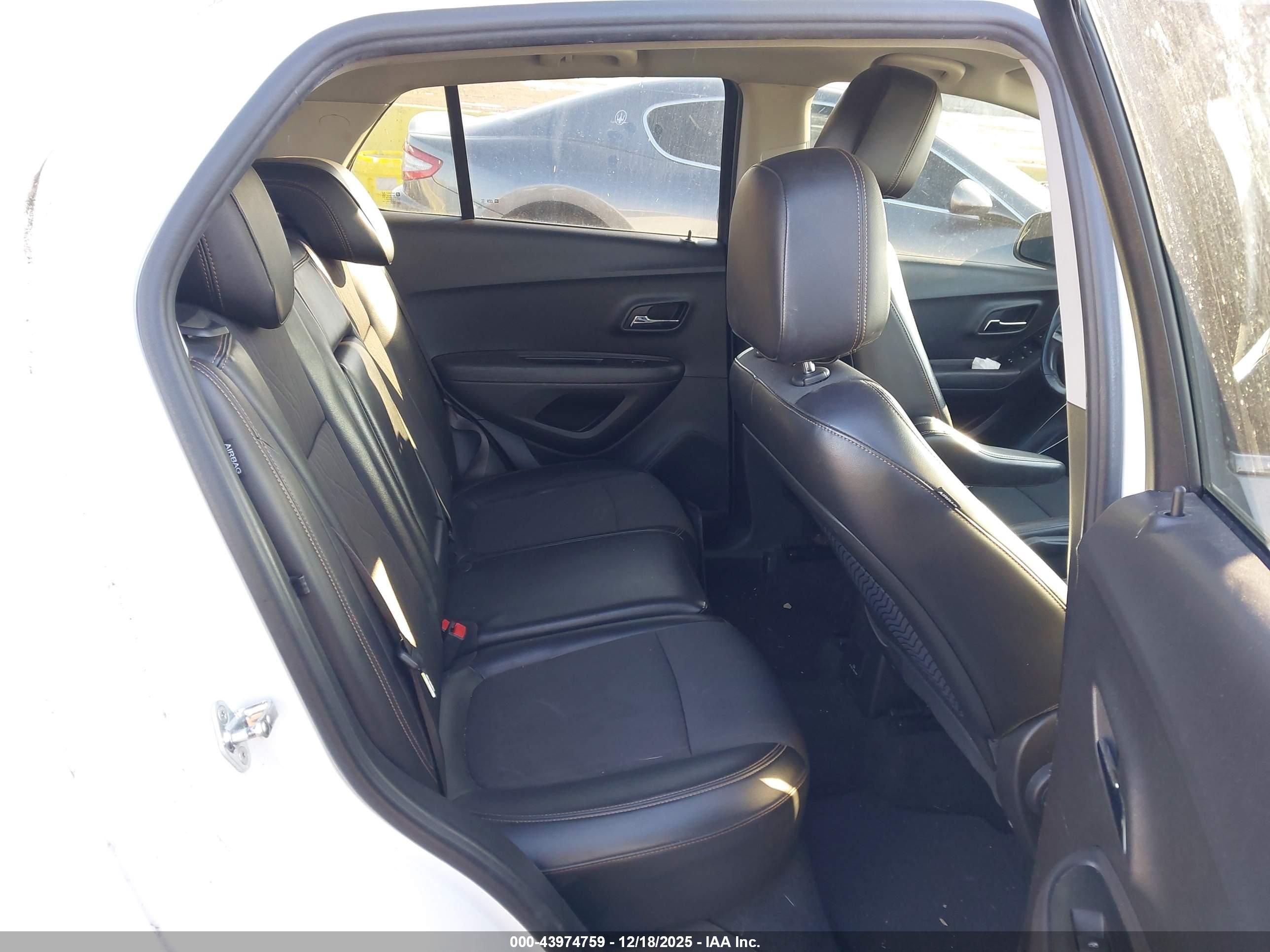 CHEVROLET TRAX image 8