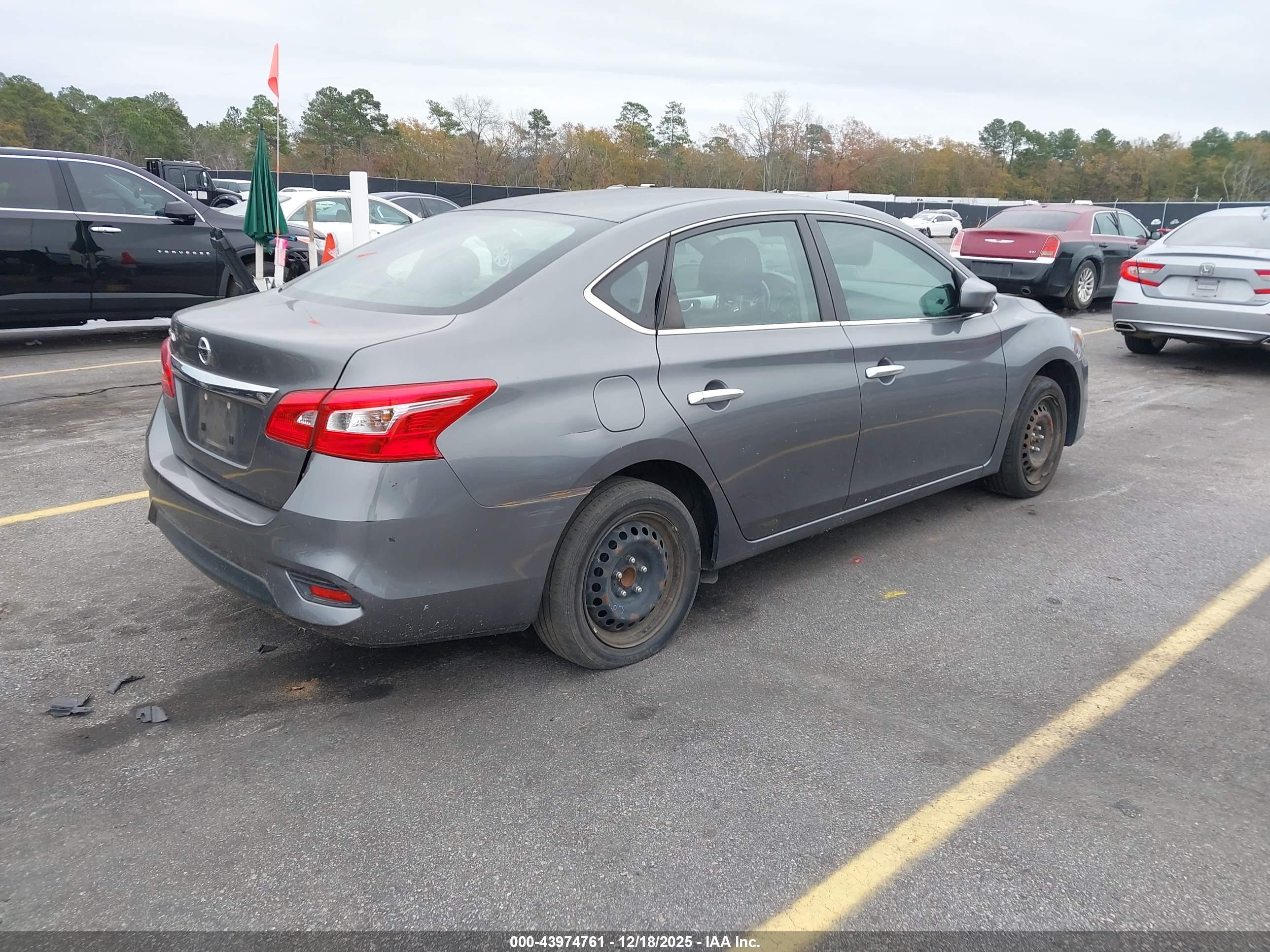 NISSAN SENTRA image 4