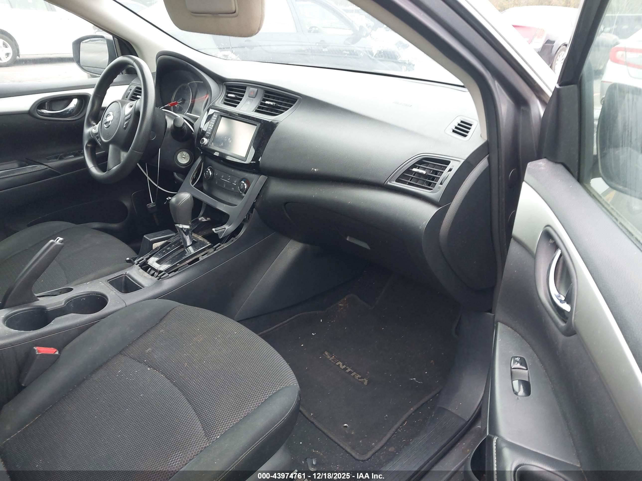 NISSAN SENTRA image 5