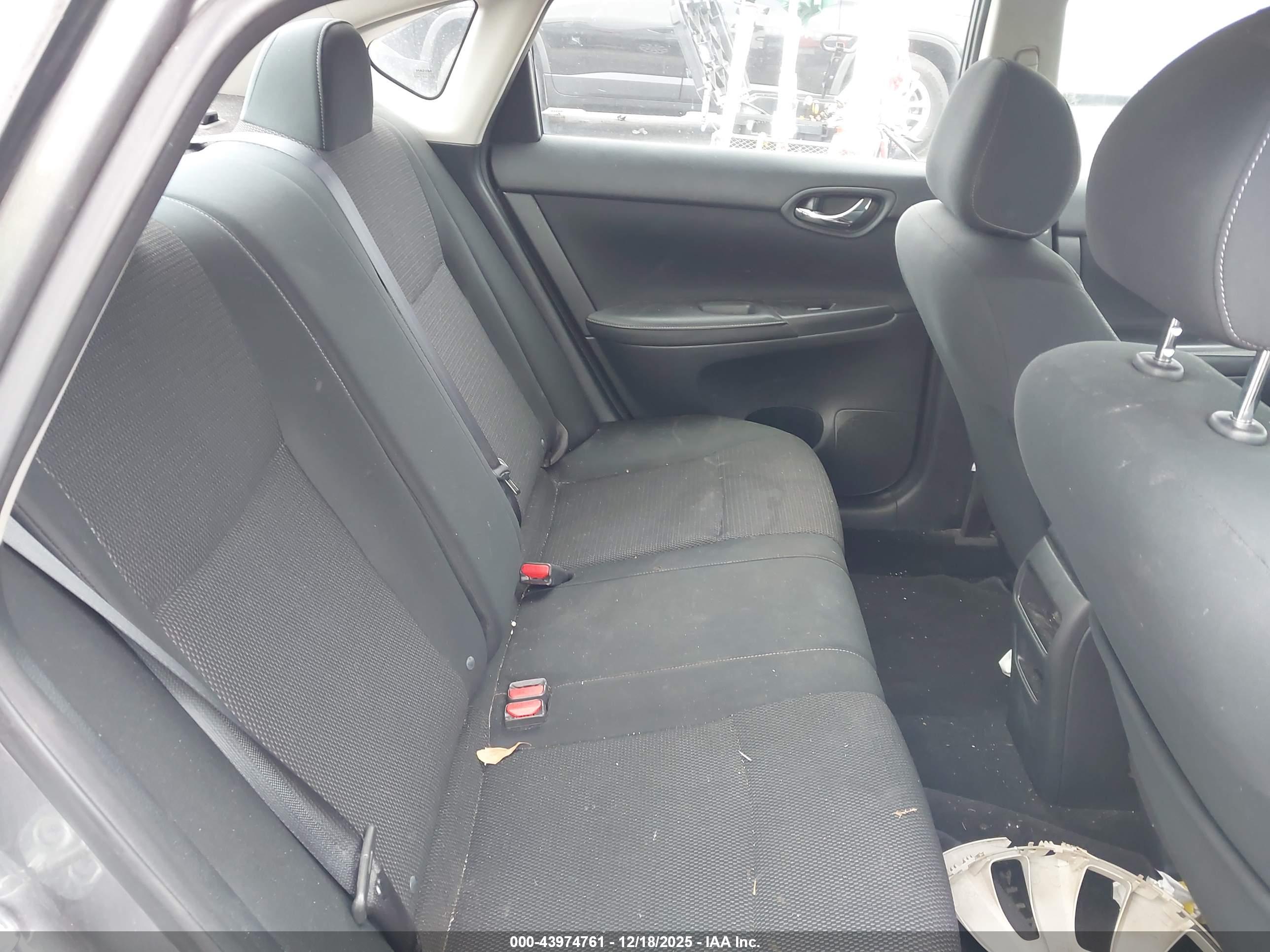 NISSAN SENTRA image 8