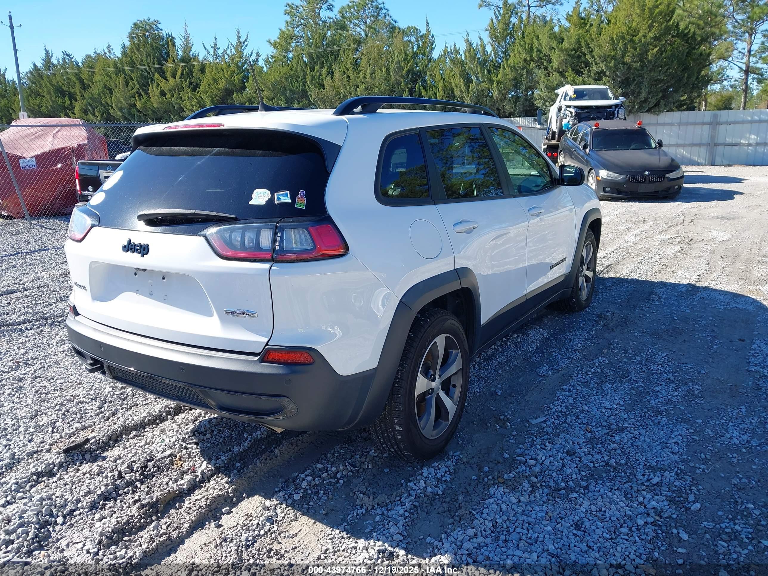 JEEP CHEROKEE image 4