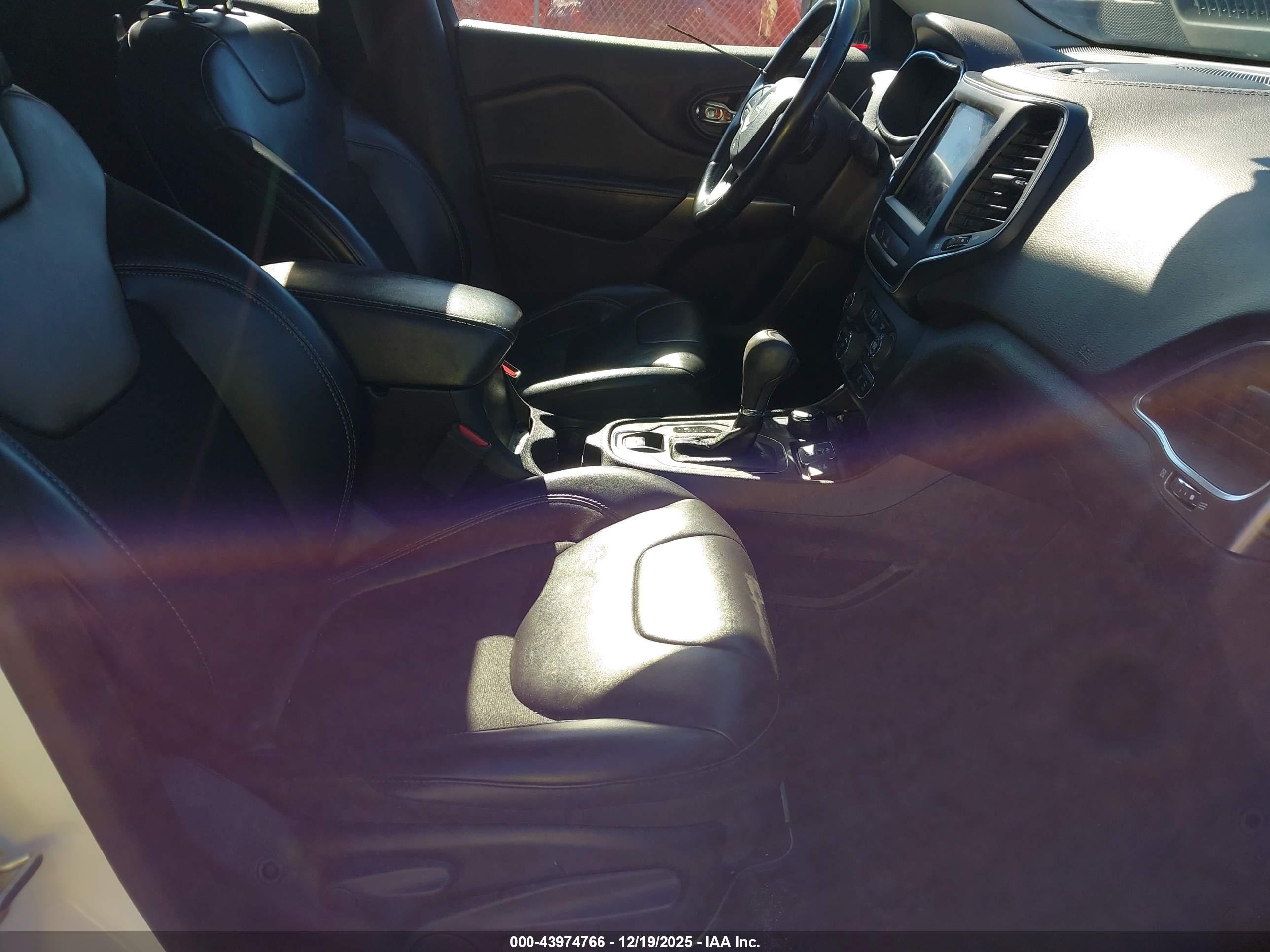 JEEP CHEROKEE image 5