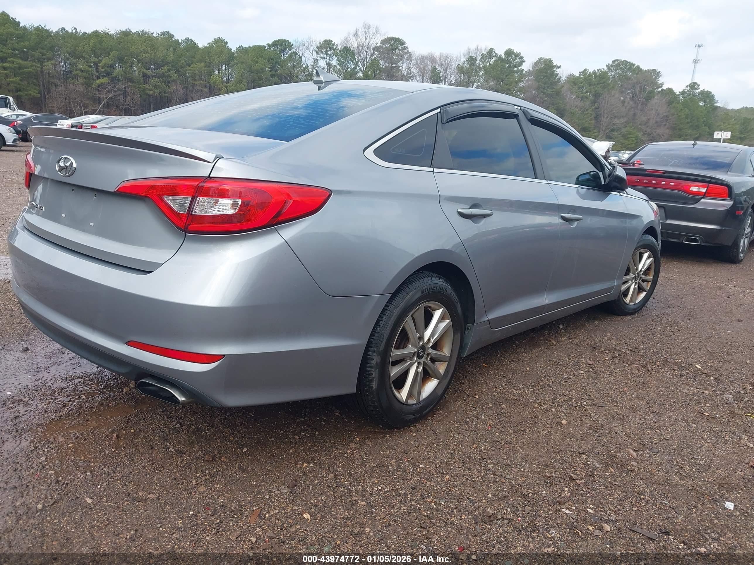 HYUNDAI SONATA image 4