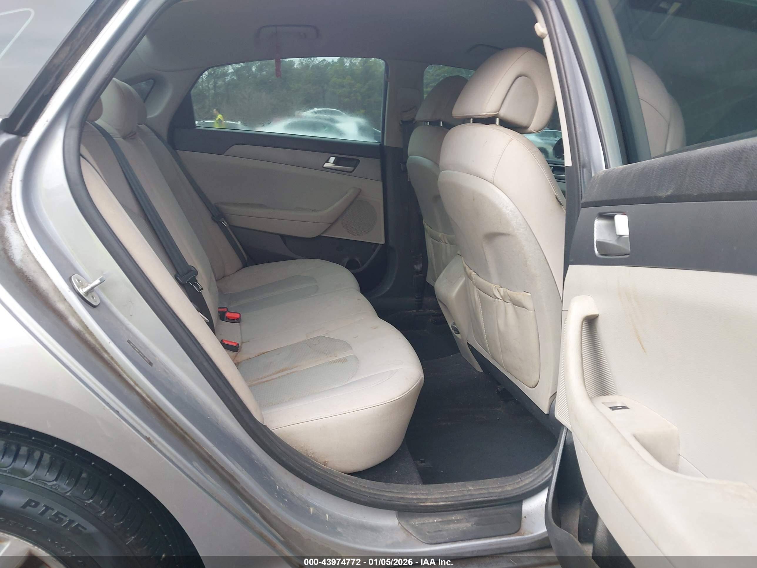HYUNDAI SONATA image 8