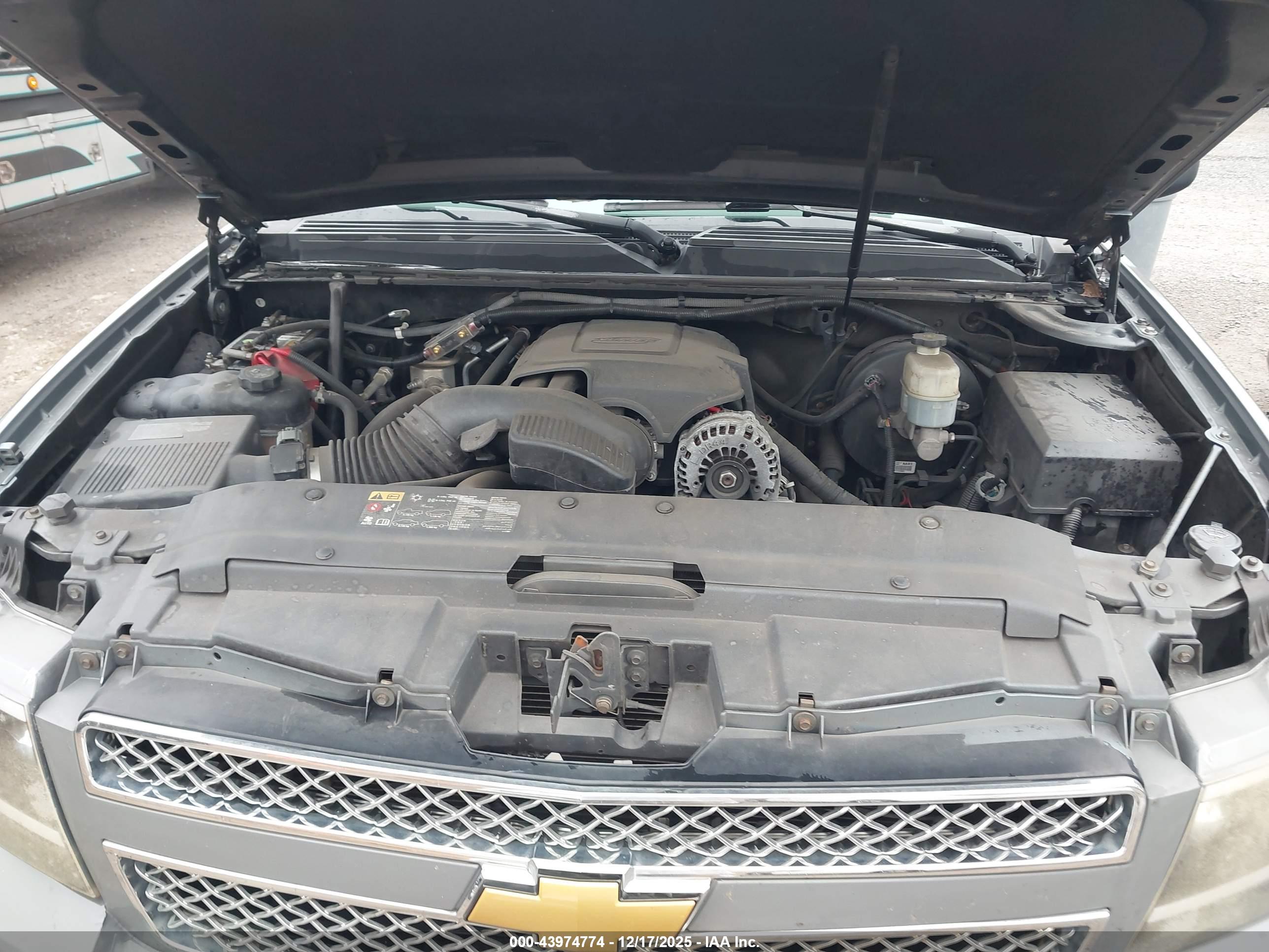 CHEVROLET TAHOE image 10