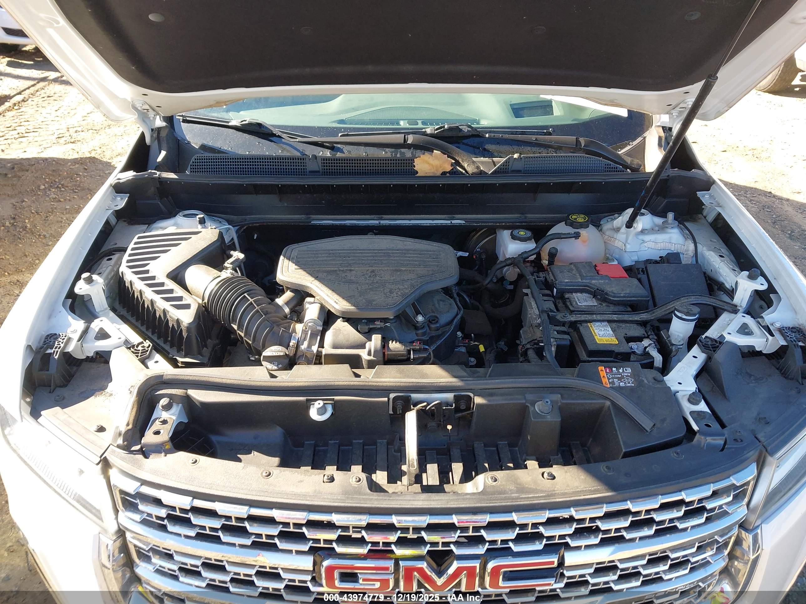 GMC ACADIA image 10