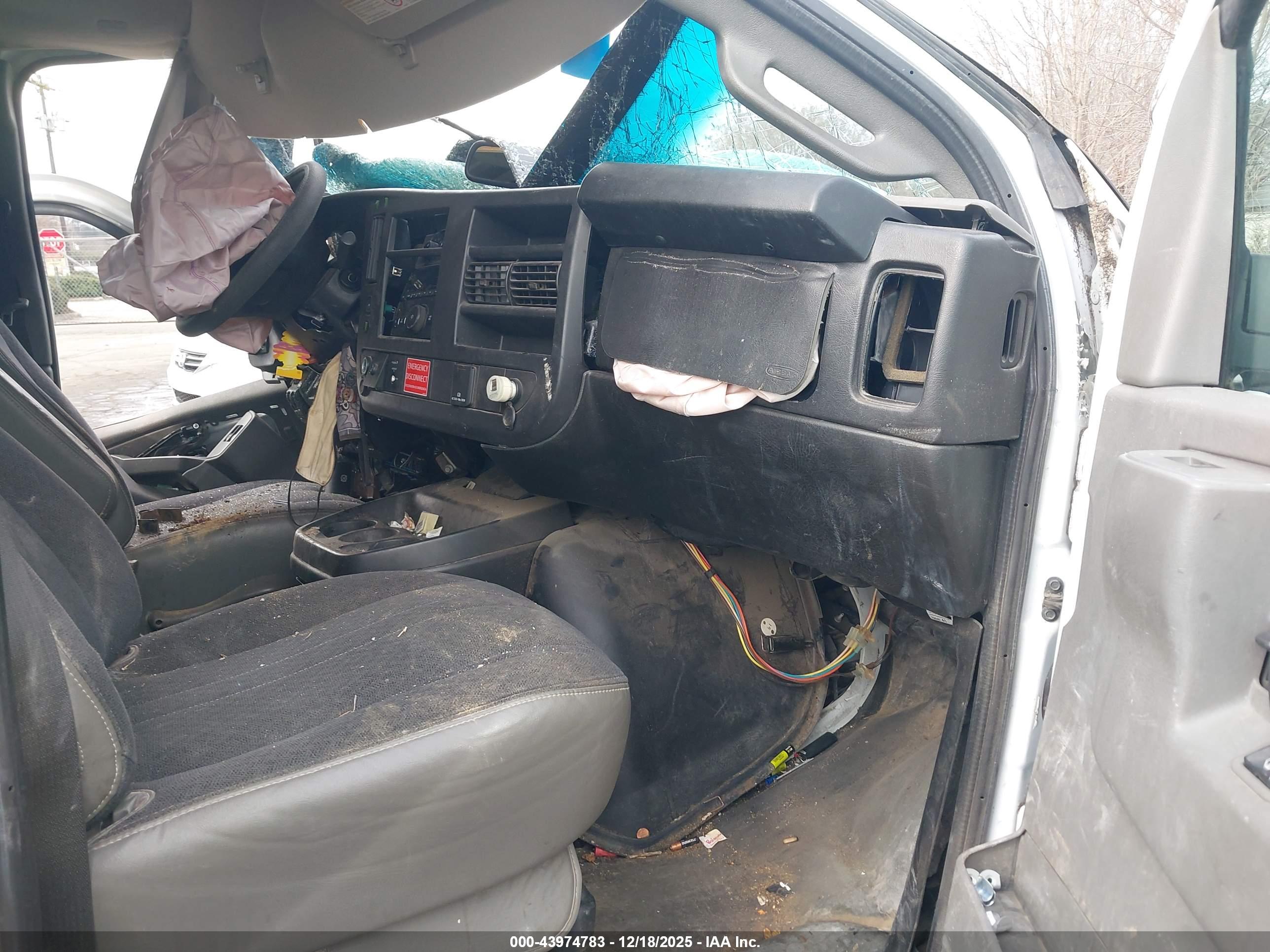 GMC SAVANA image 5