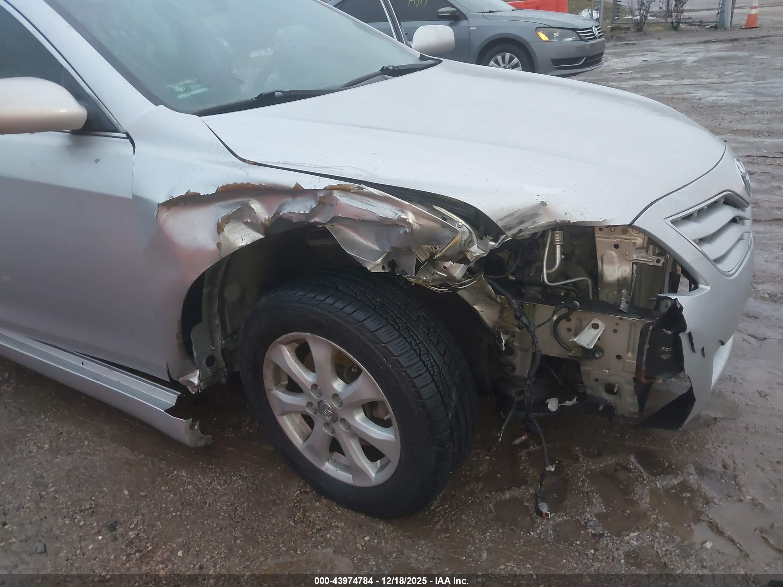 TOYOTA CAMRY image 6