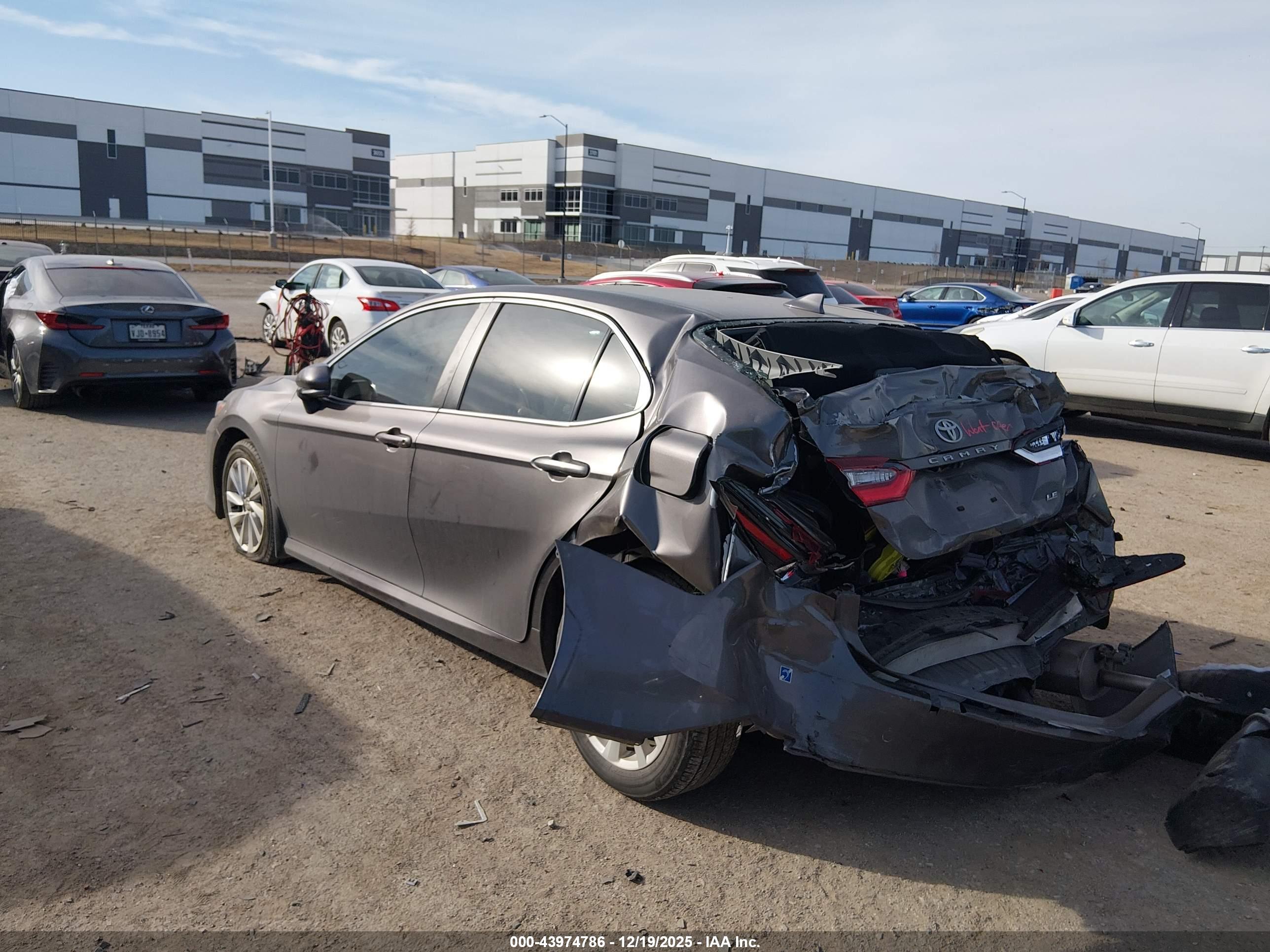 TOYOTA CAMRY image 3