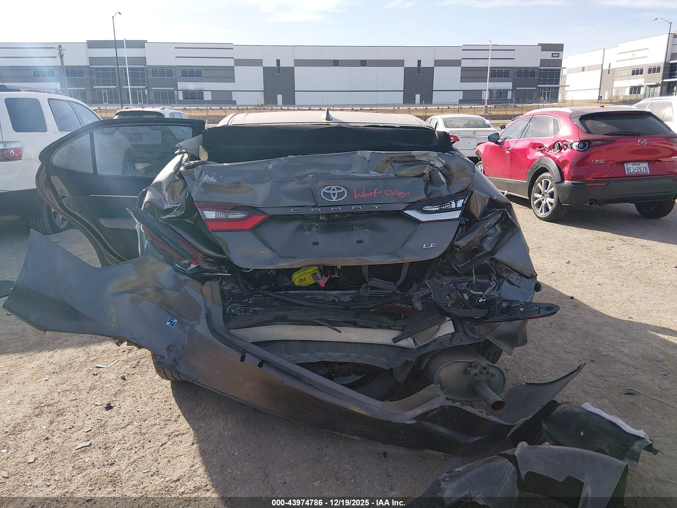 TOYOTA CAMRY image 6