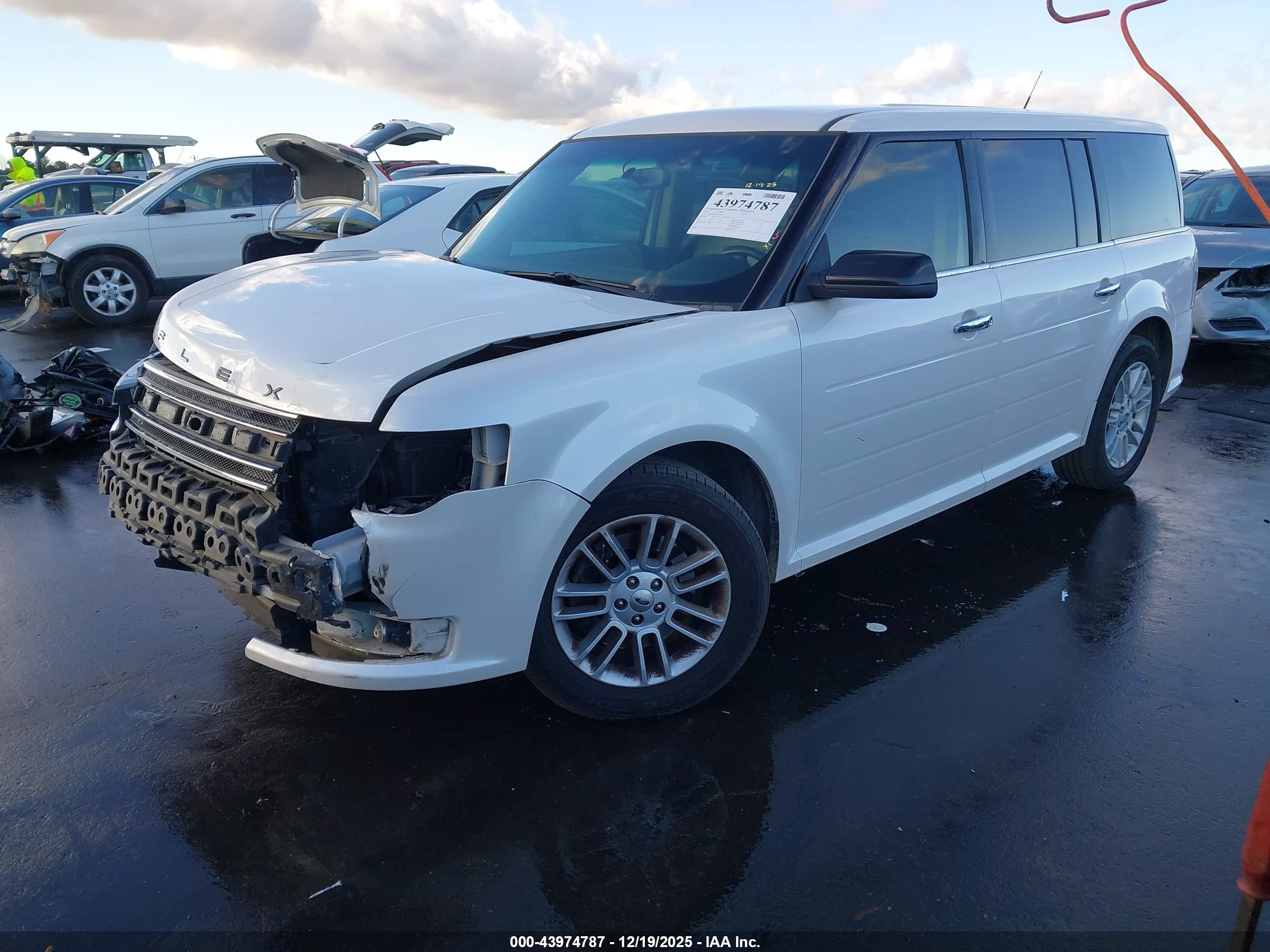 FORD FLEX image 2