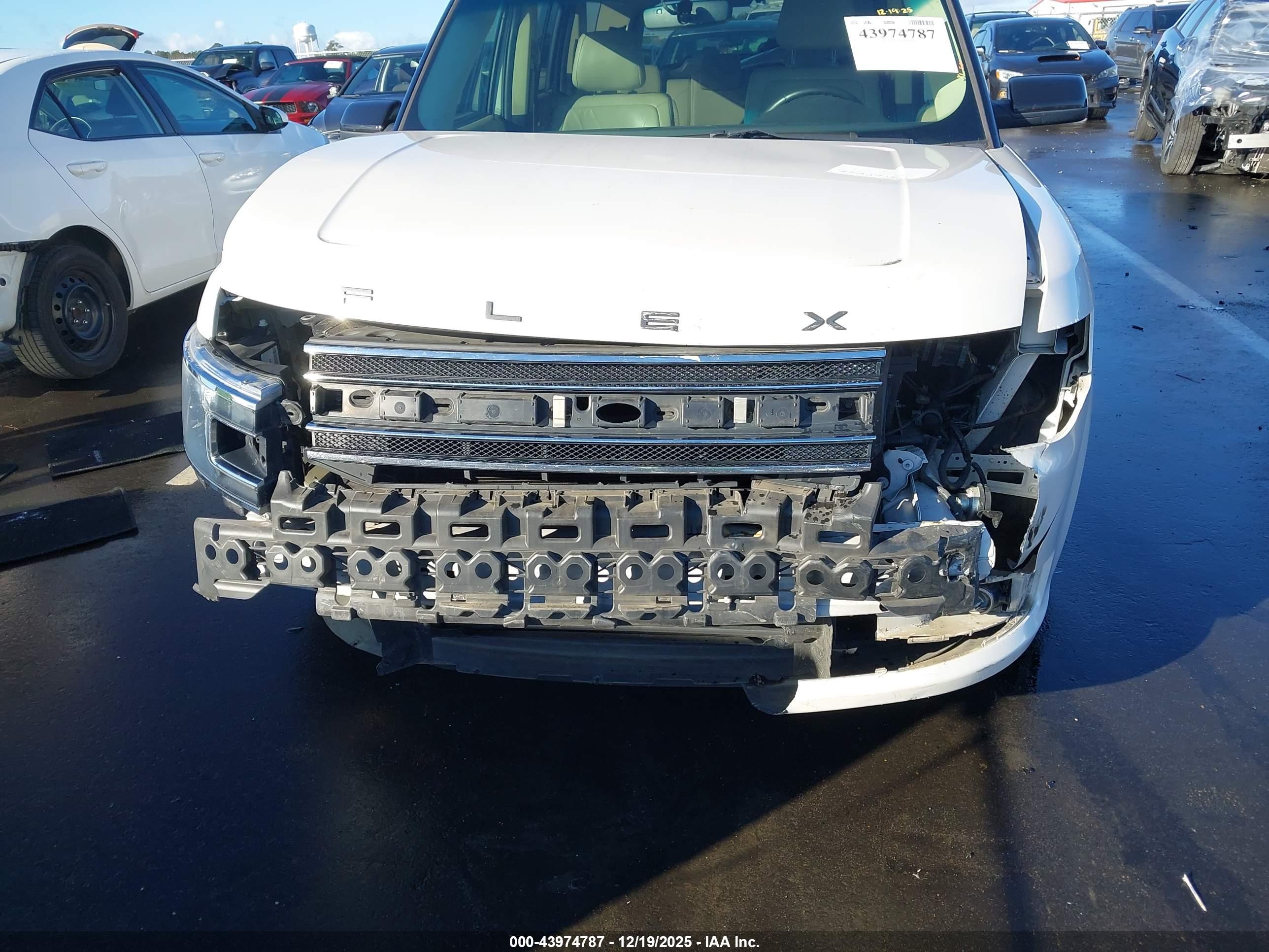 FORD FLEX image 6