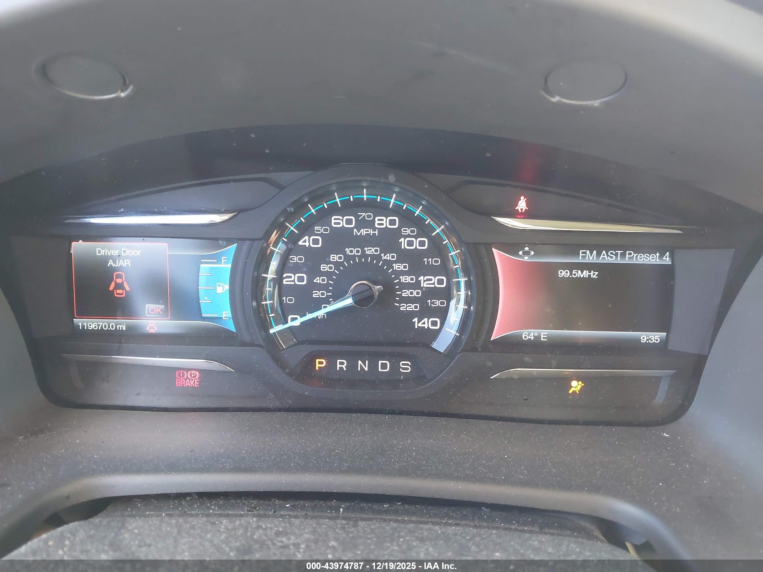 FORD FLEX image 7