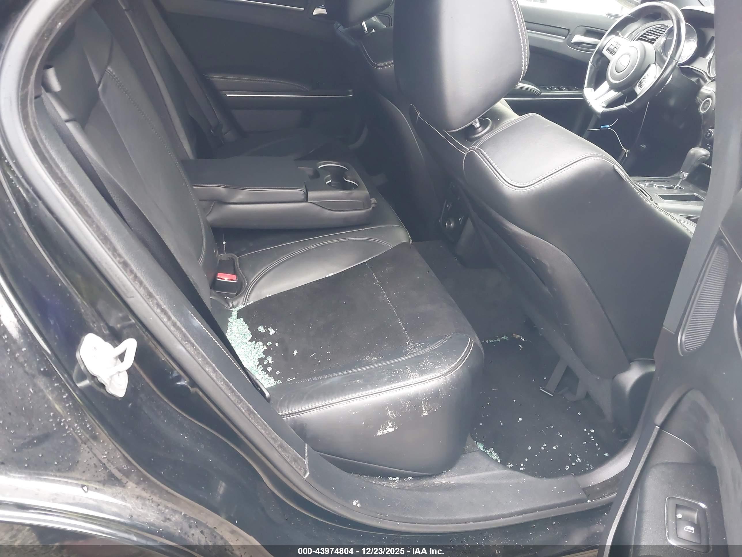 CHRYSLER 300 image 8