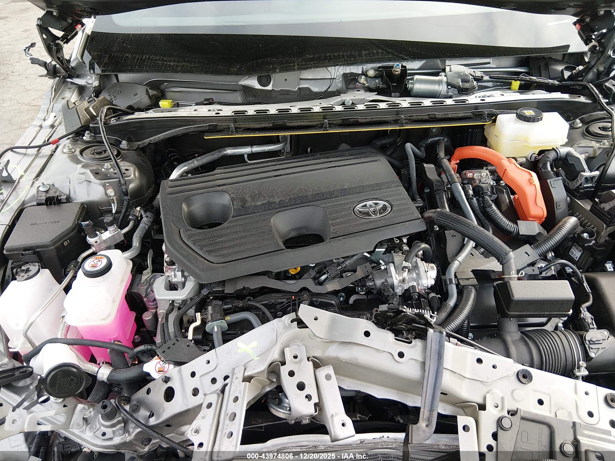 TOYOTA CROWN image 10