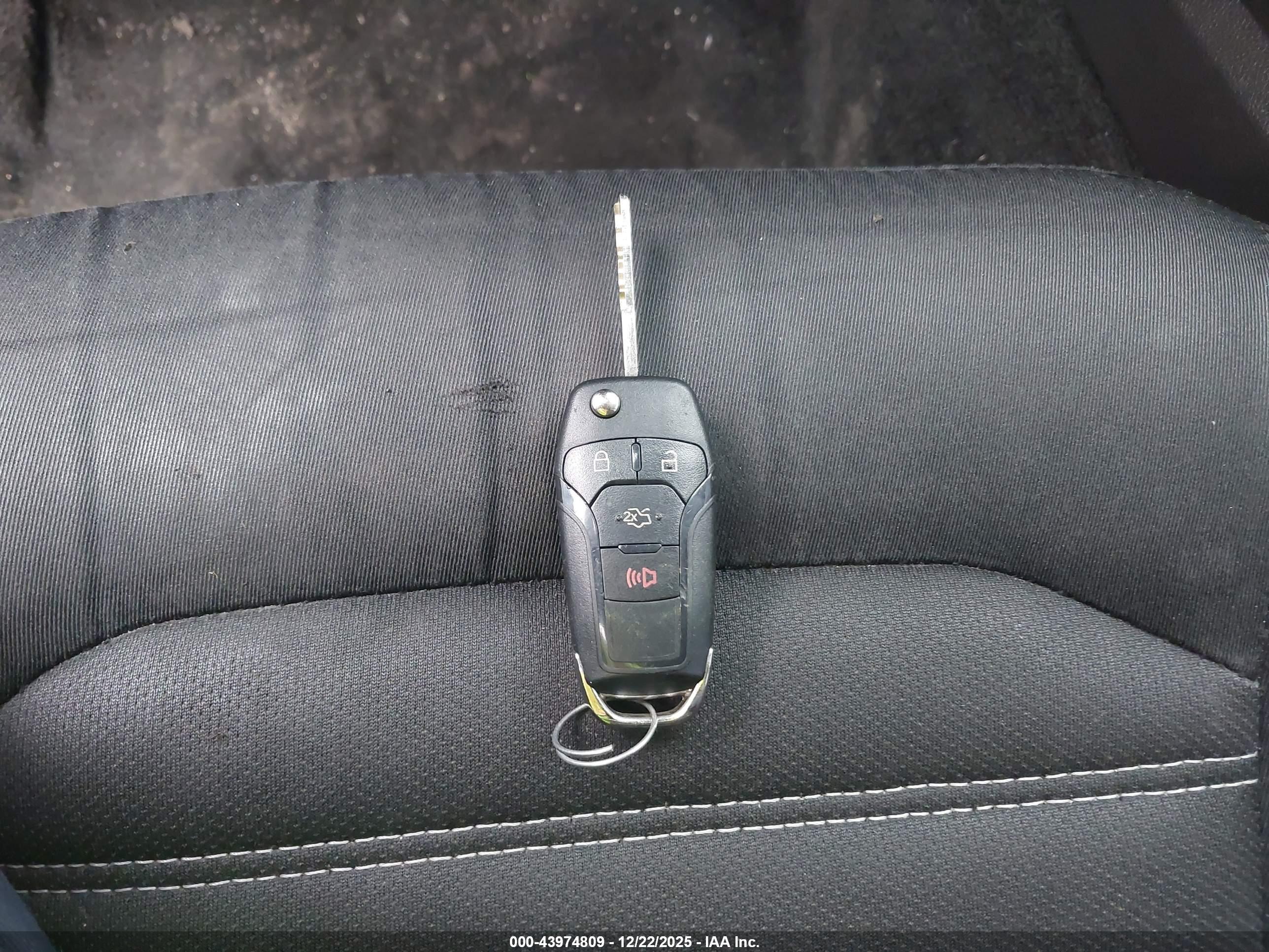 FORD FUSION image 11