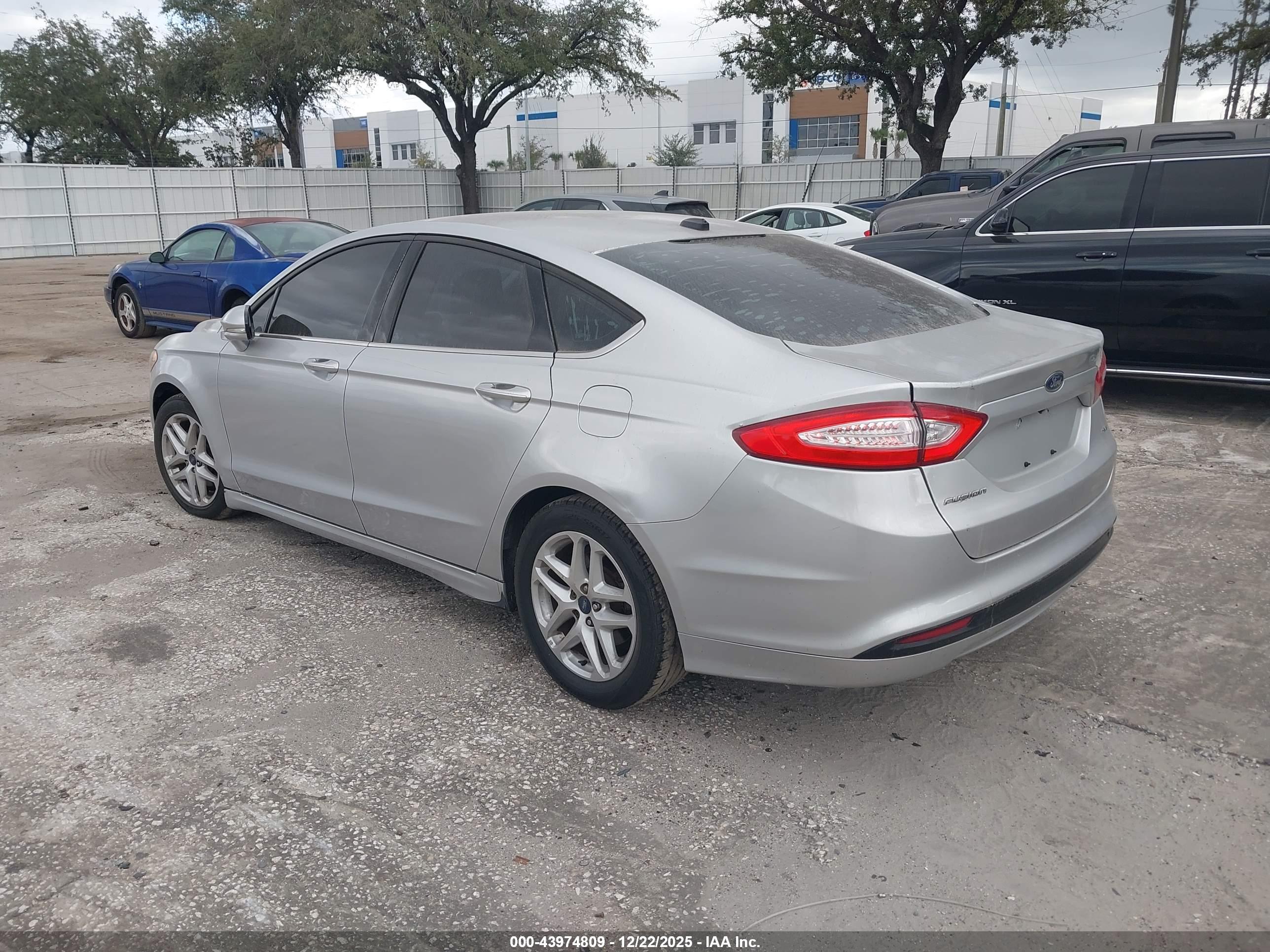 FORD FUSION image 3