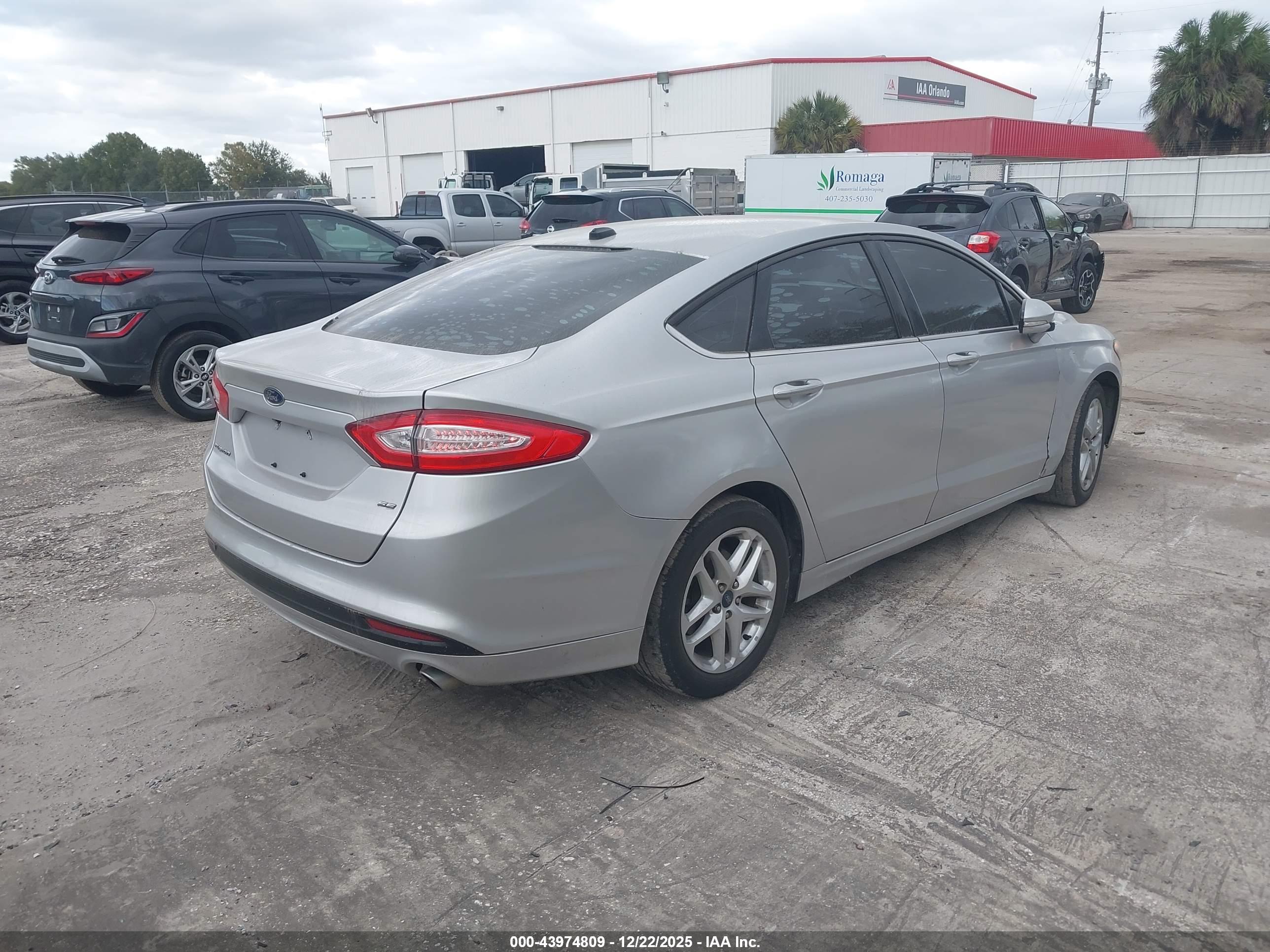FORD FUSION image 4