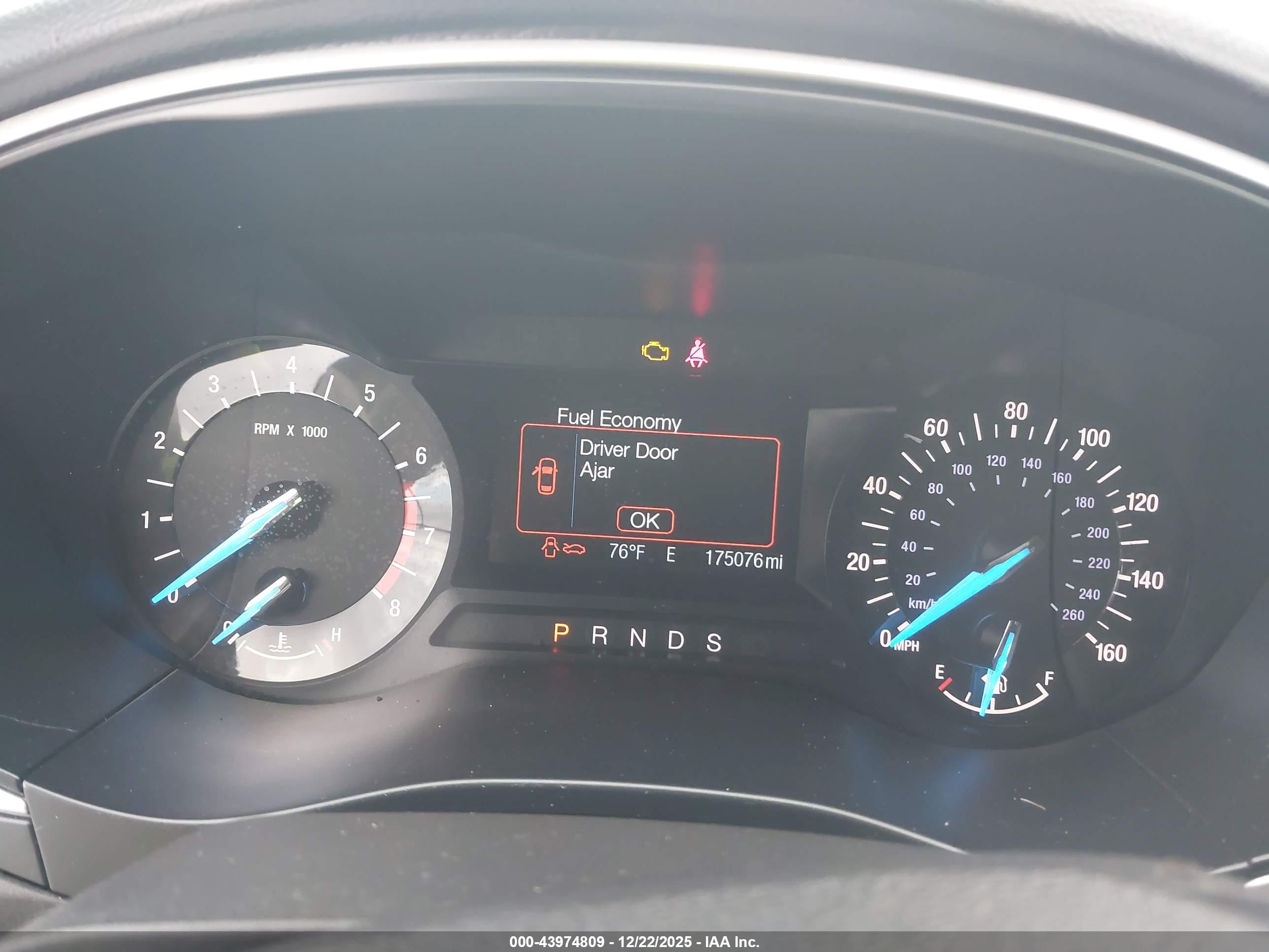 FORD FUSION image 7