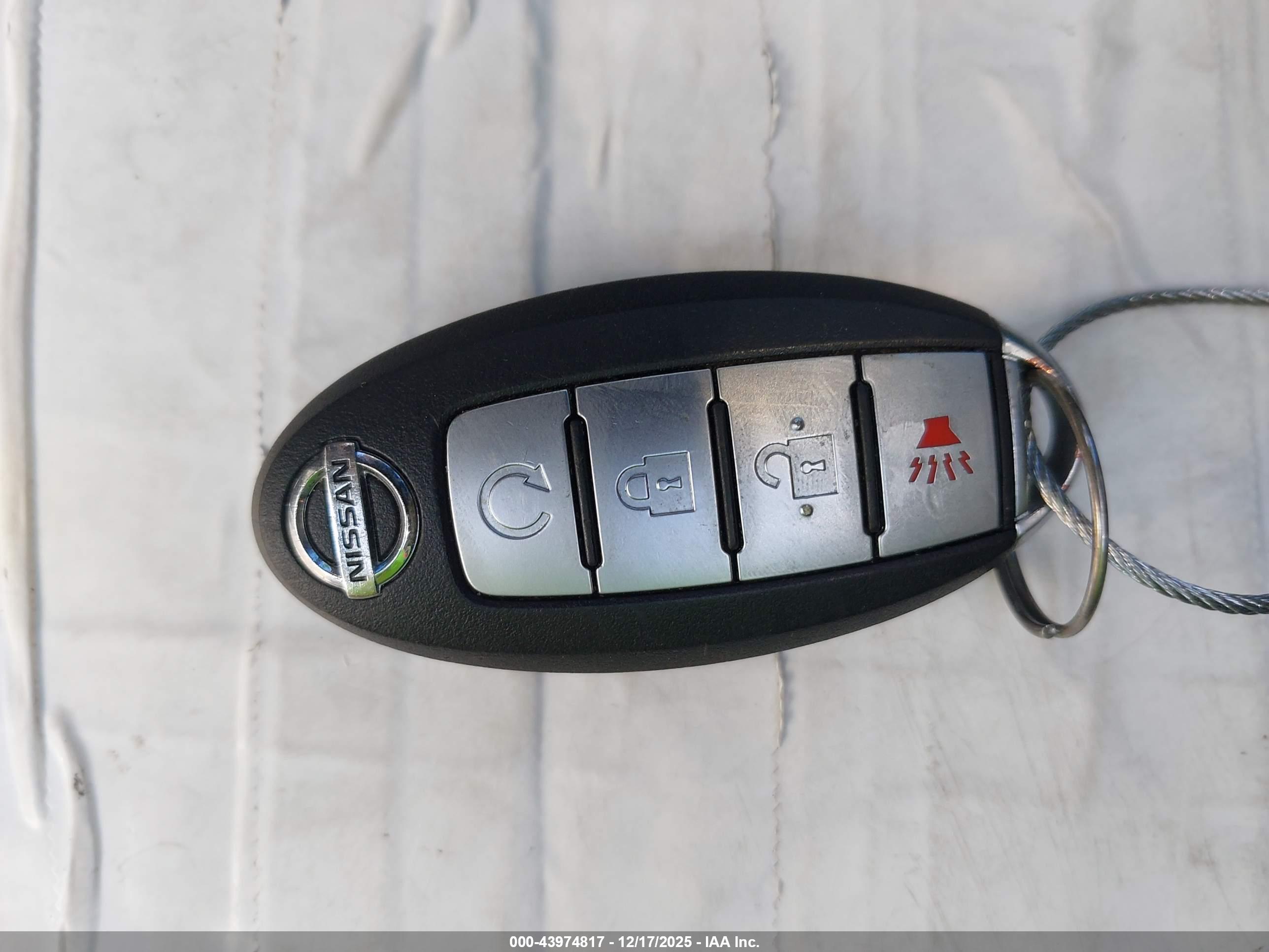 NISSAN ROGUE image 11