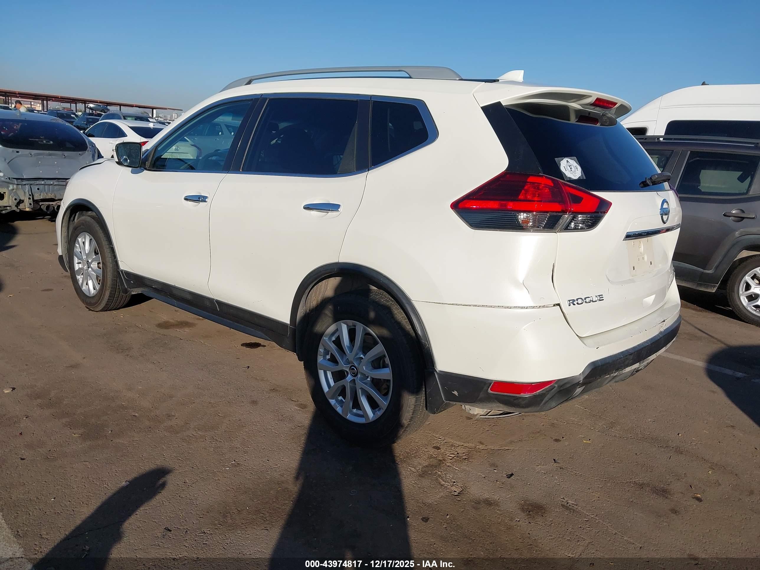 NISSAN ROGUE image 3