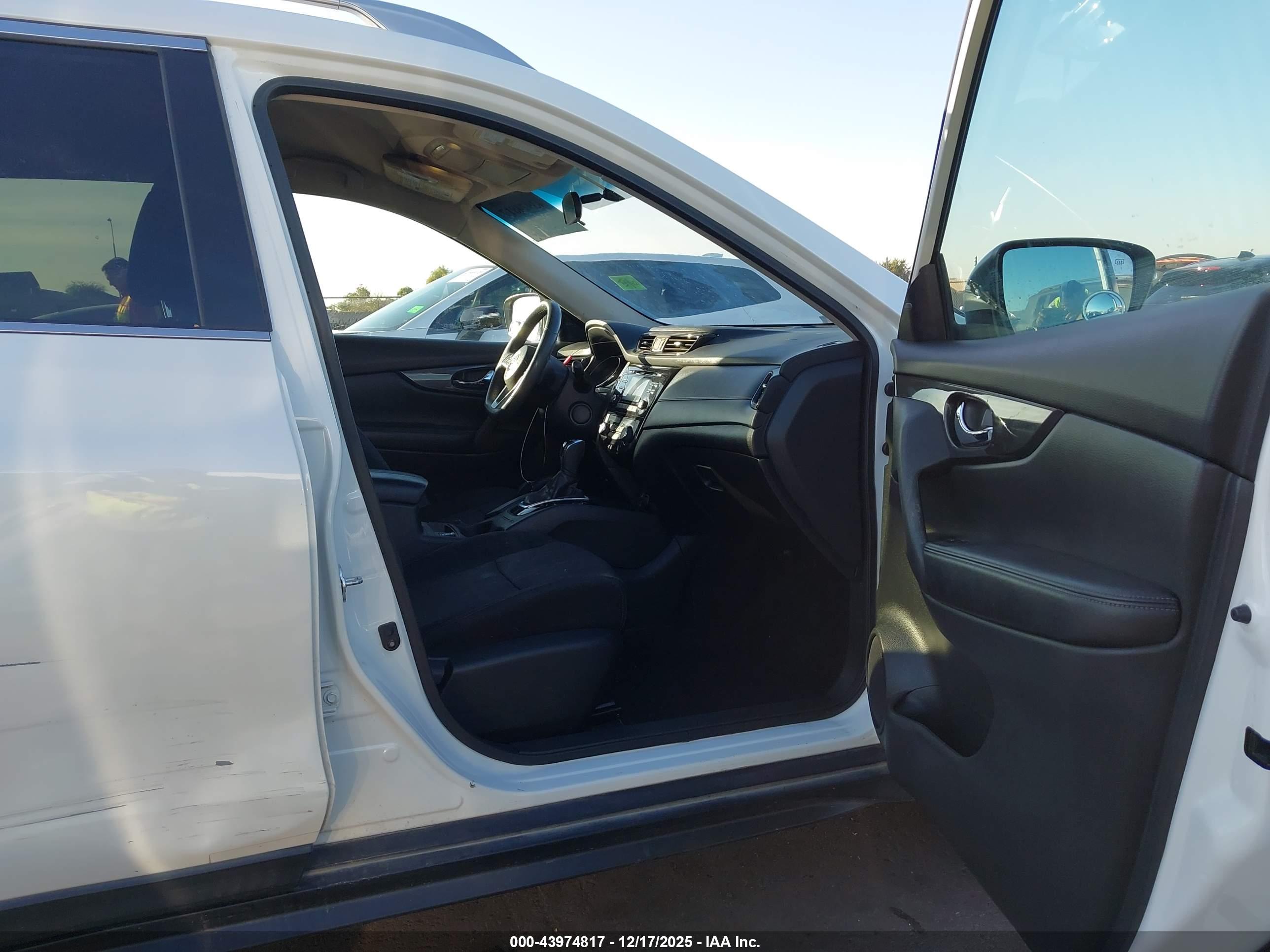 NISSAN ROGUE image 5