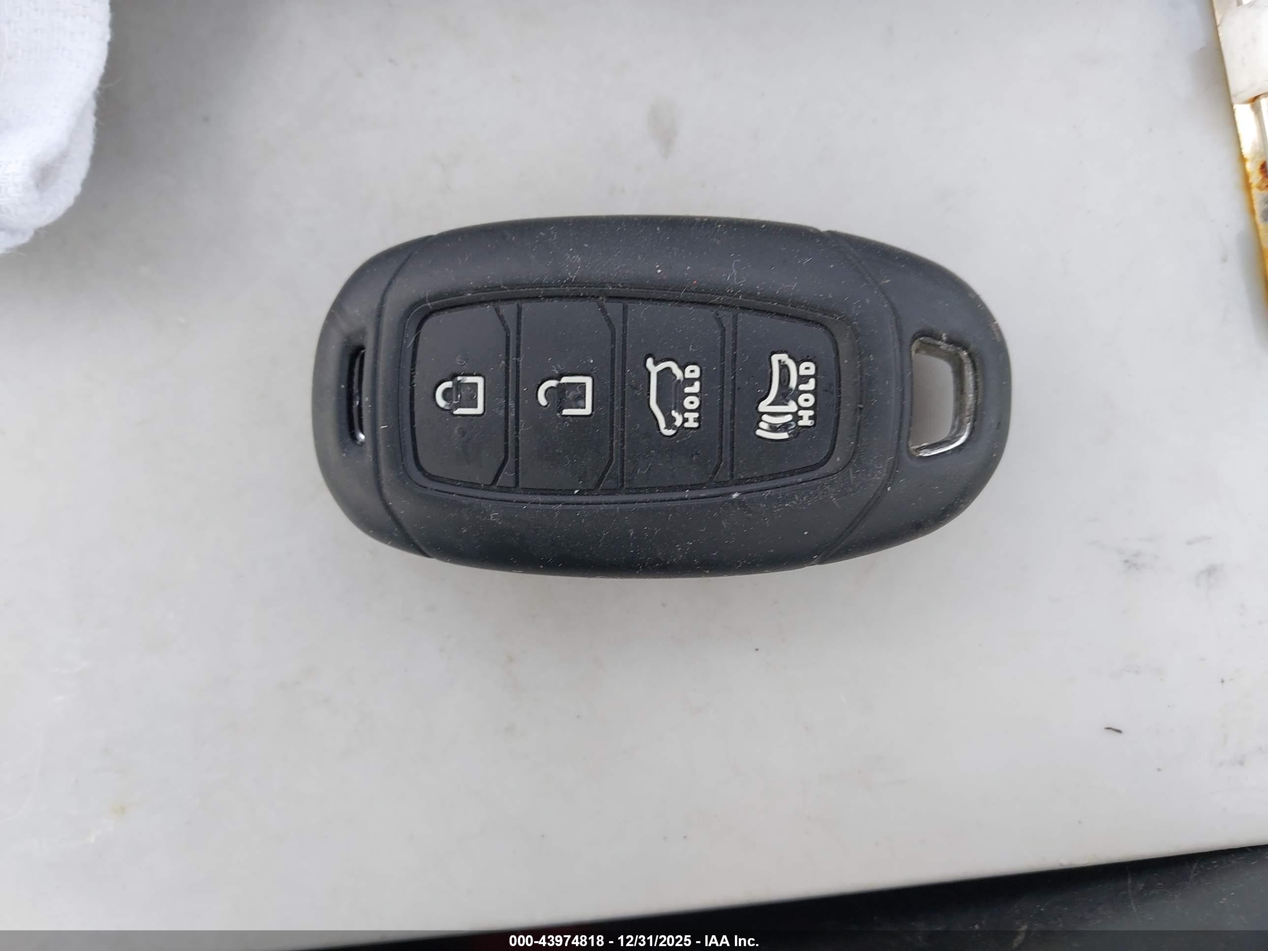 HYUNDAI ELANTRA image 11