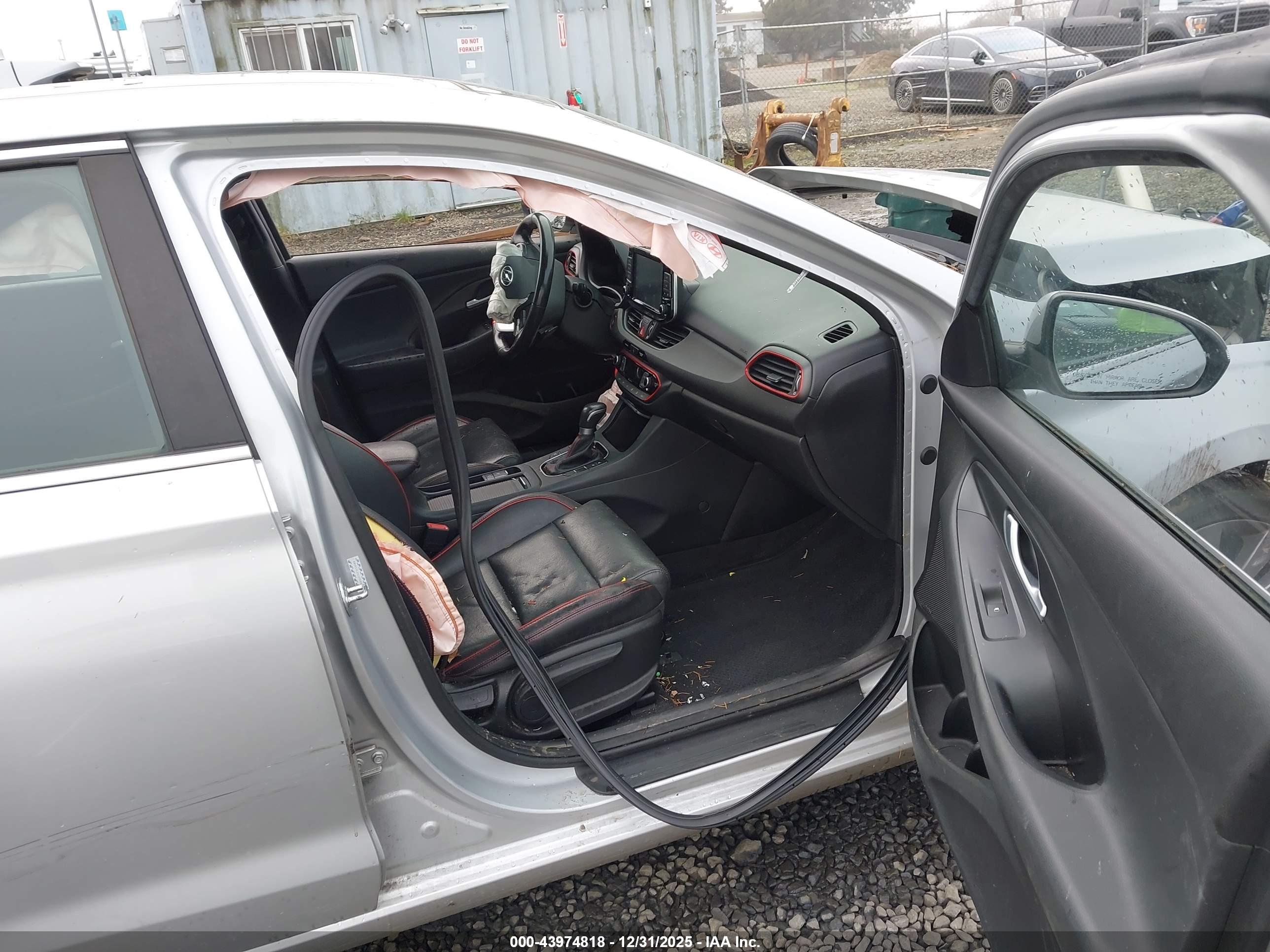 HYUNDAI ELANTRA image 5