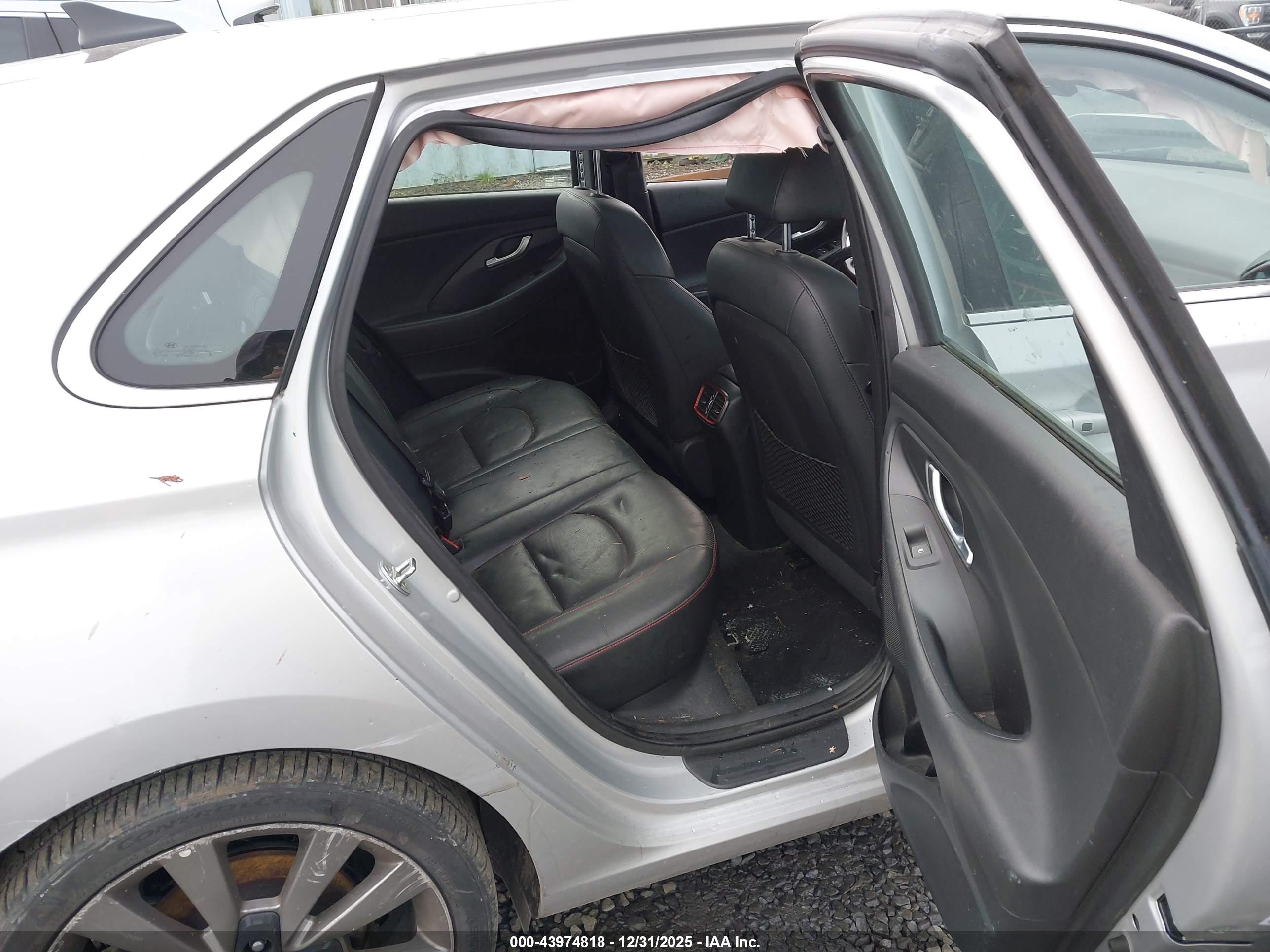 HYUNDAI ELANTRA image 8