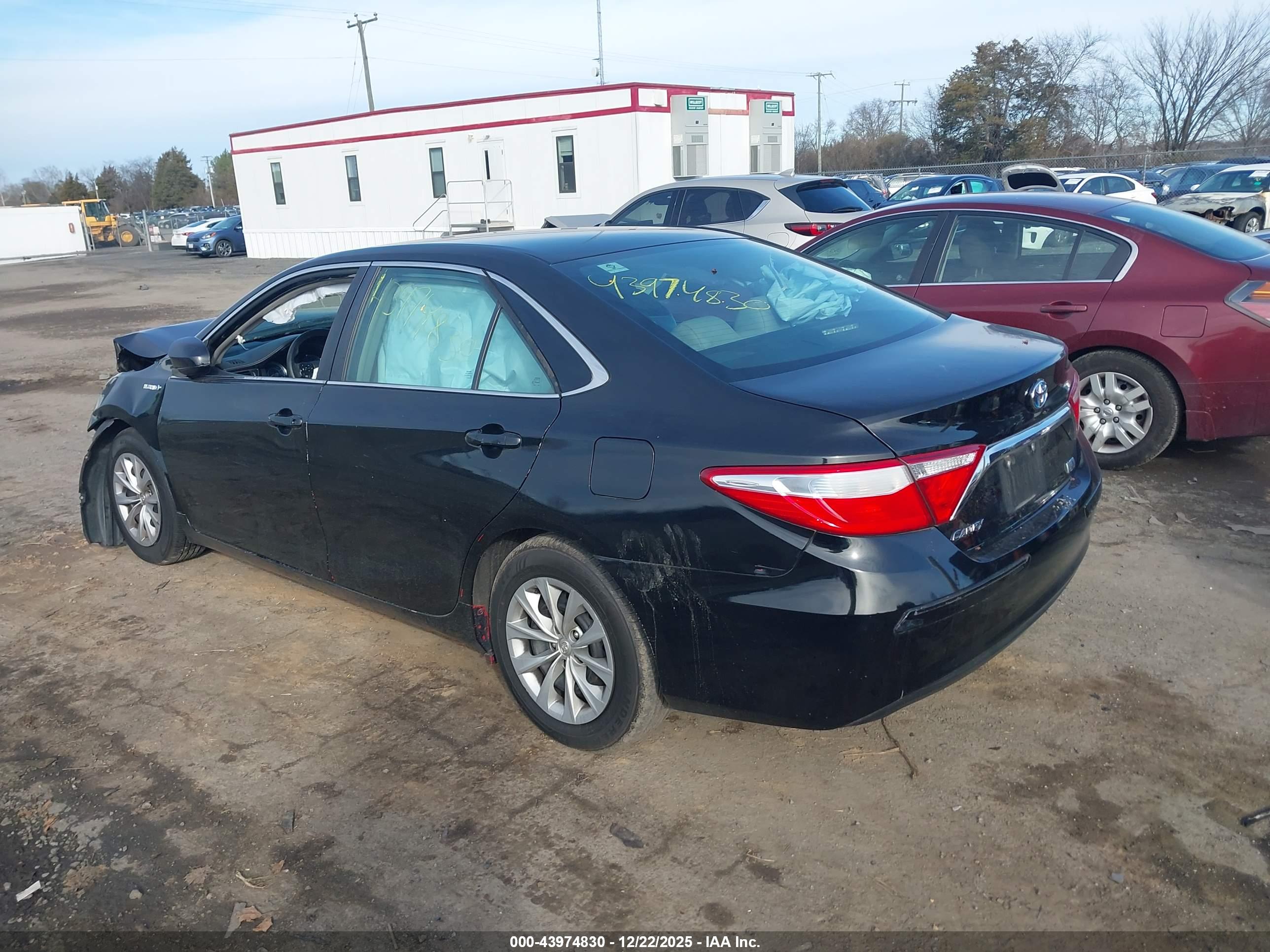 TOYOTA CAMRY image 3