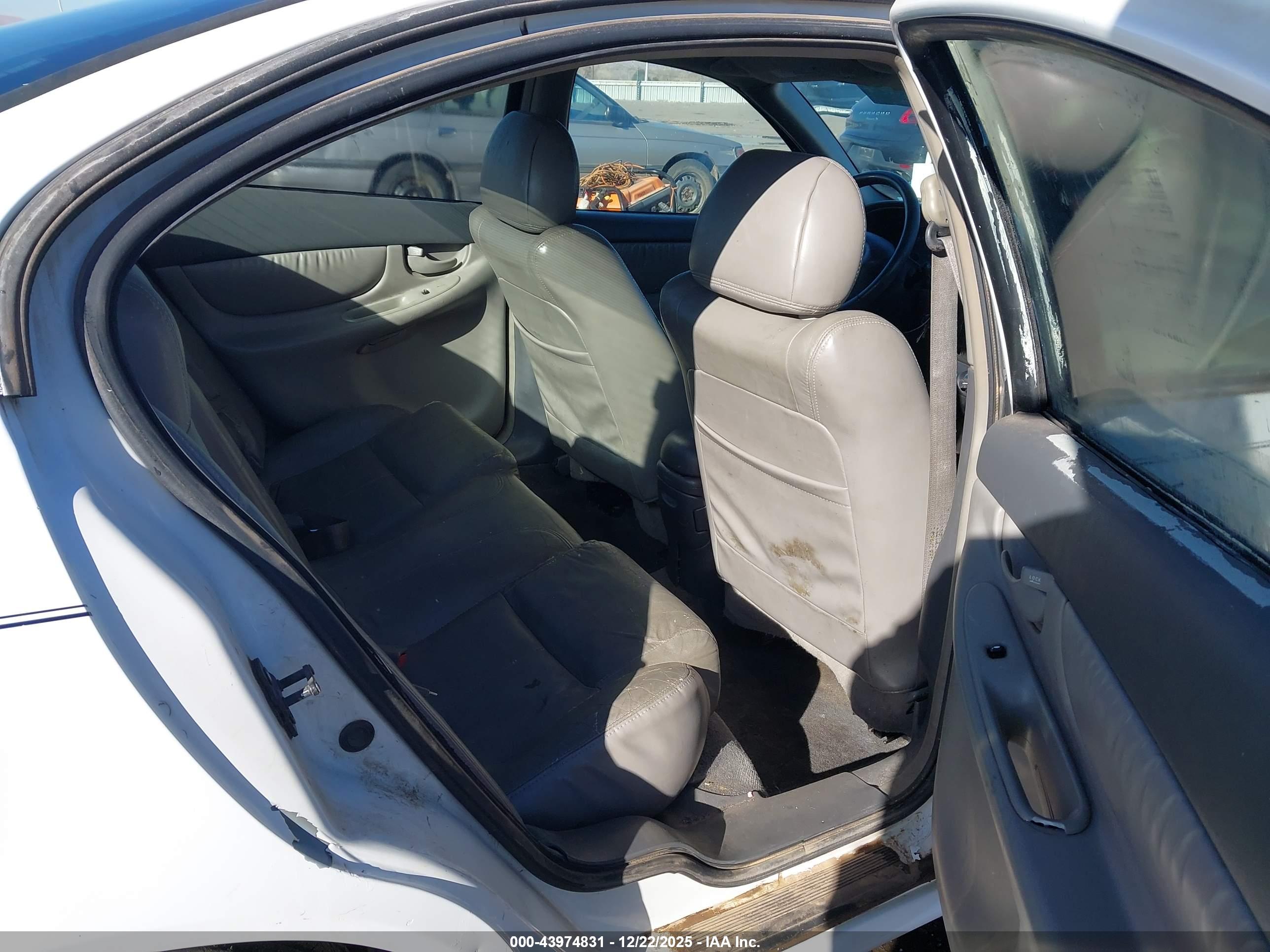 OLDSMOBILE ALERO image 8