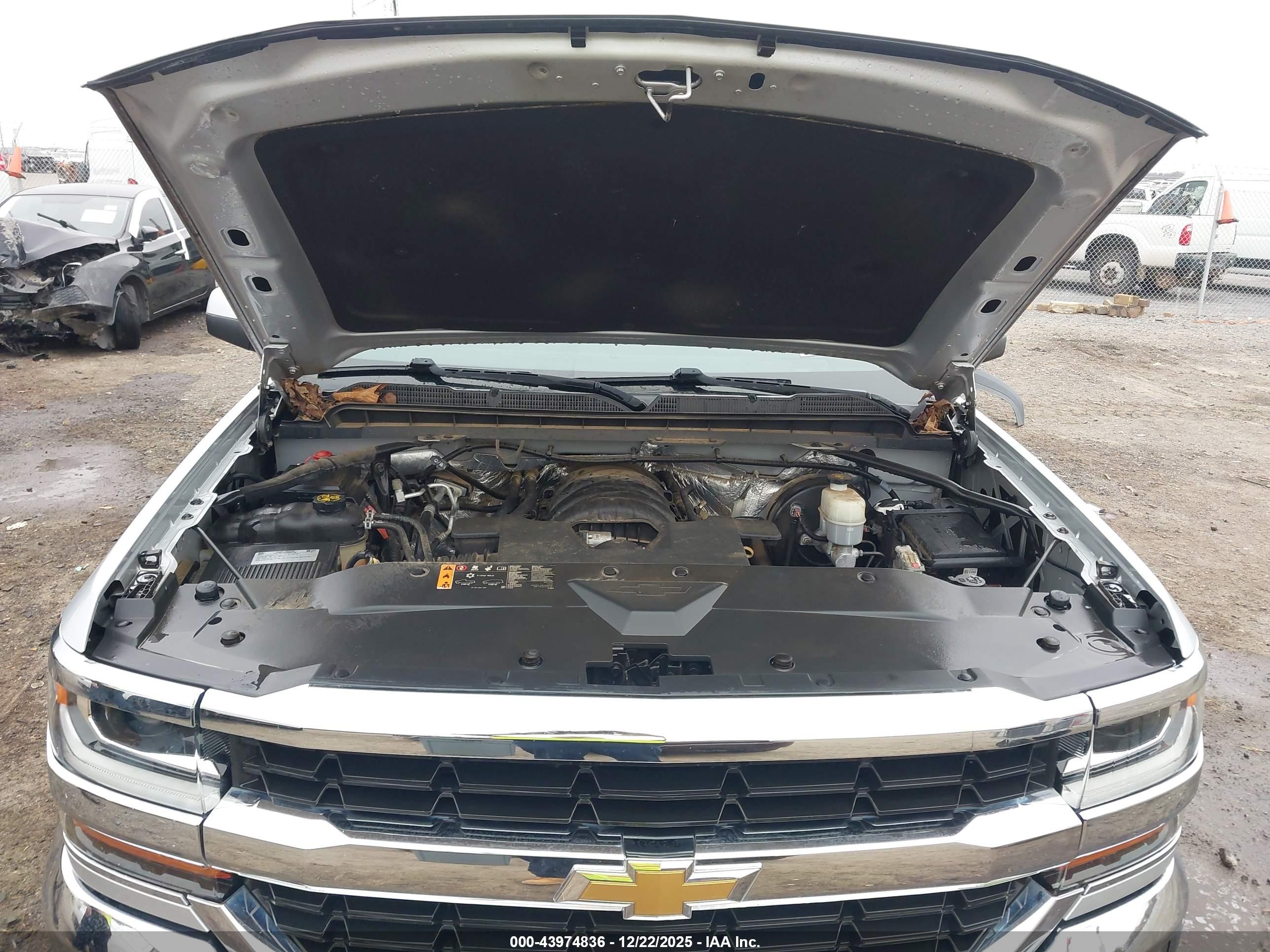 CHEVROLET SILVERADO image 10