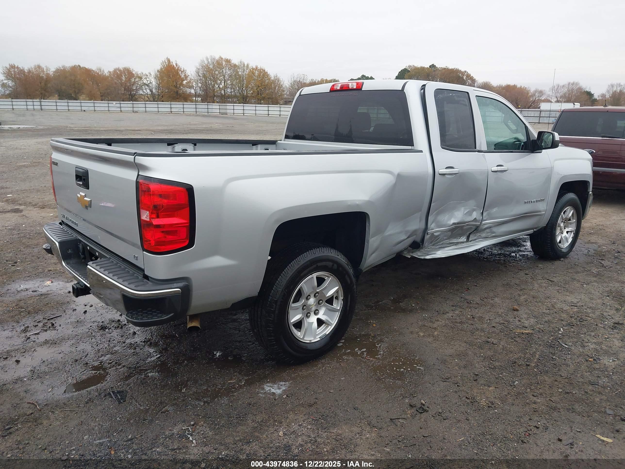 CHEVROLET SILVERADO image 4