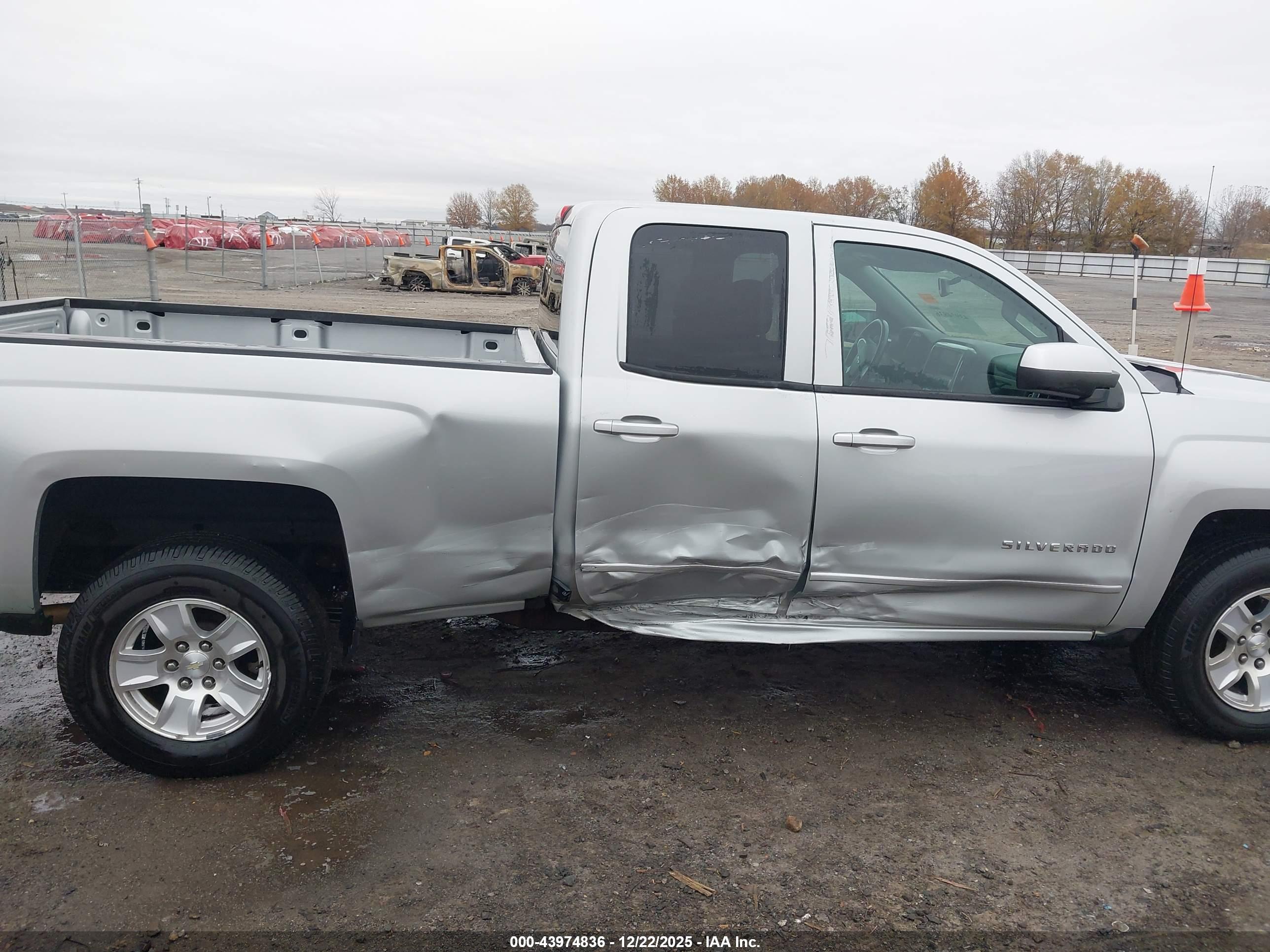 CHEVROLET SILVERADO image 6