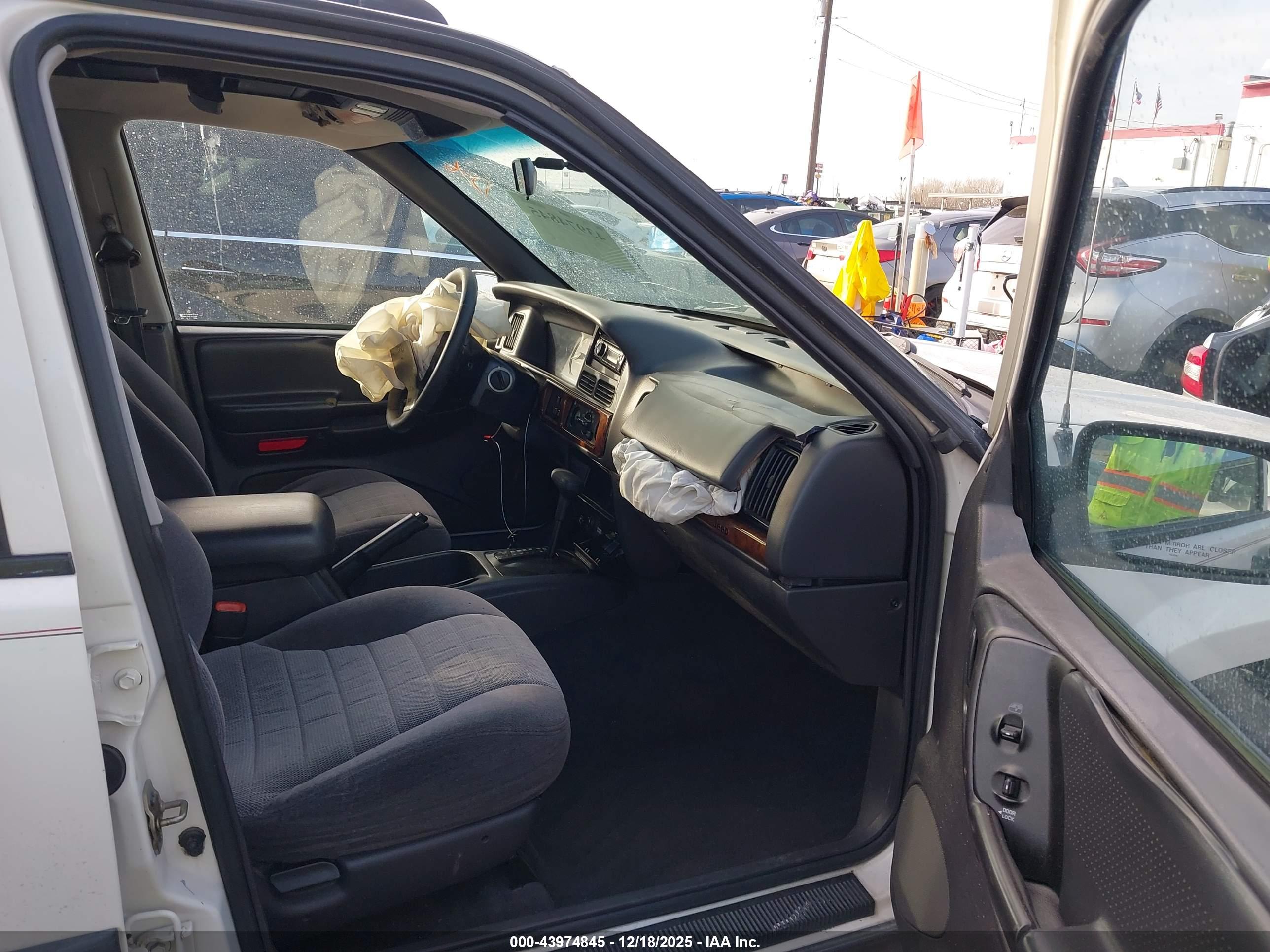 JEEP GRAND image 5
