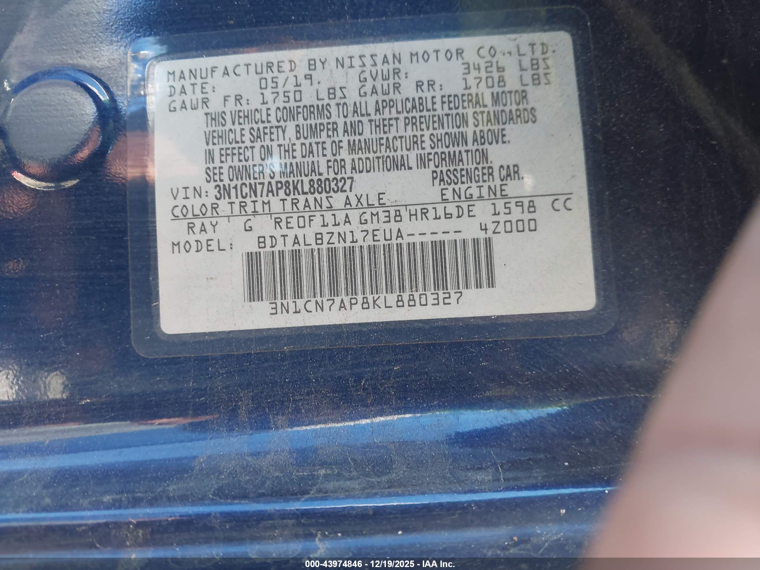 NISSAN VERSA image 9