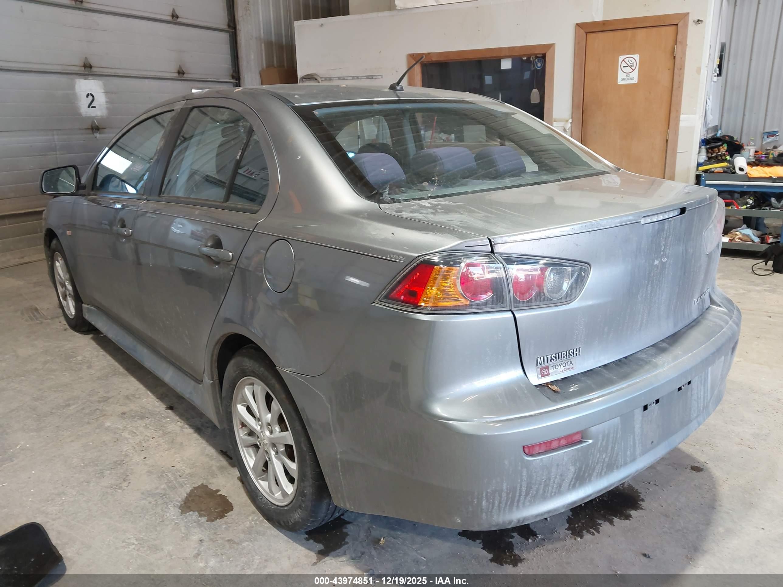 MITSUBISHI LANCER image 3