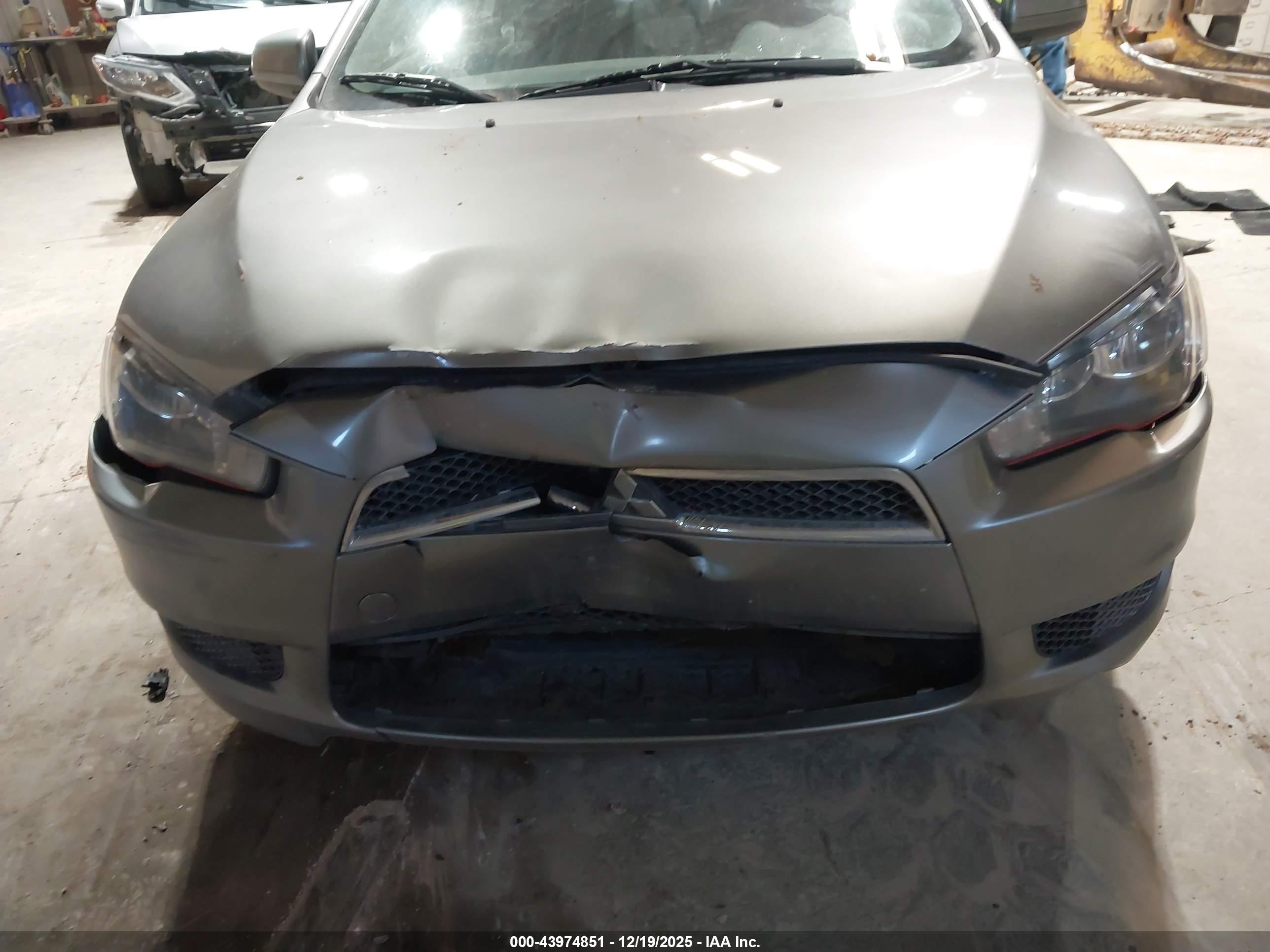 MITSUBISHI LANCER image 6