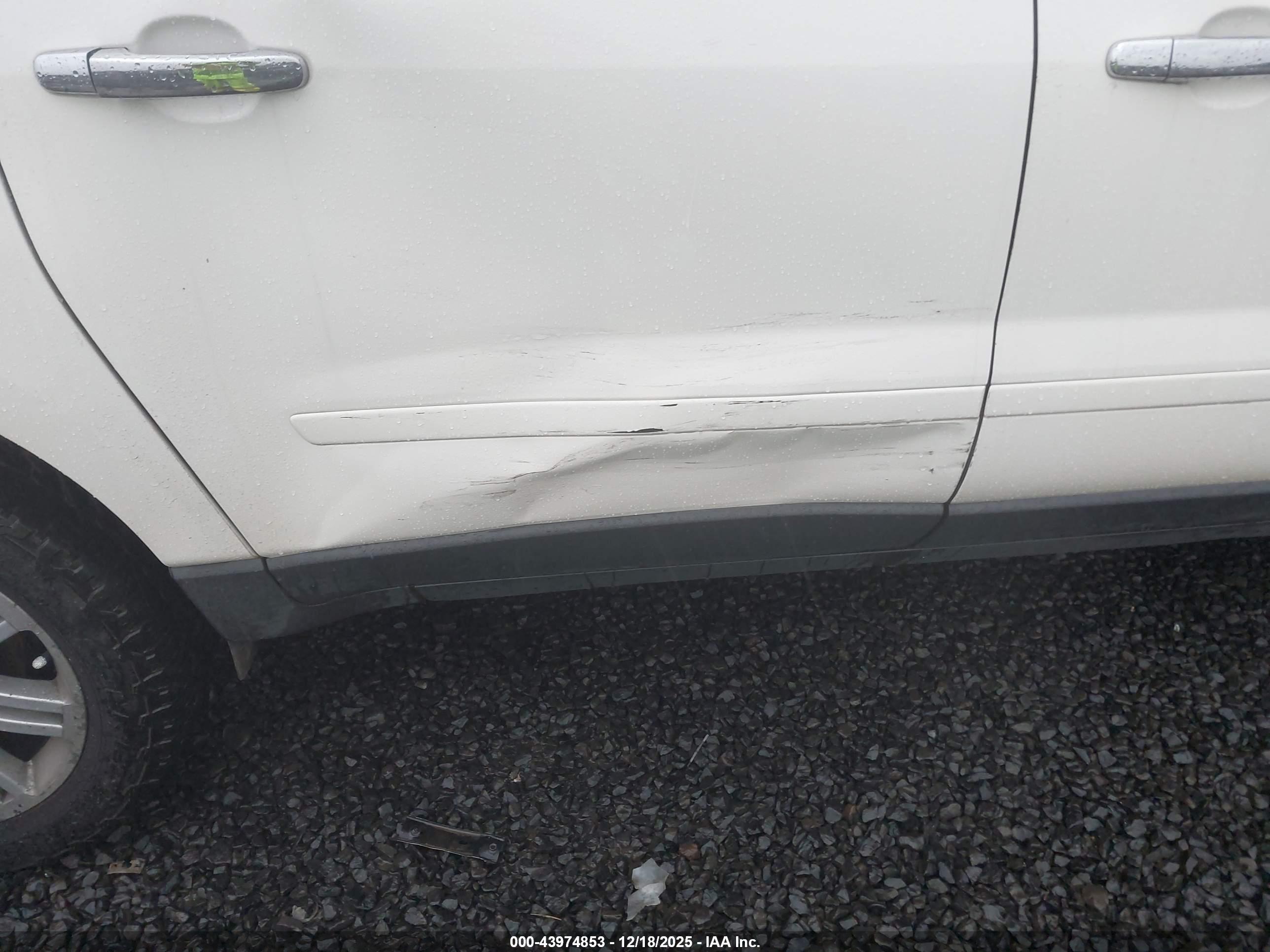 CHEVROLET TRAVERSE image 6