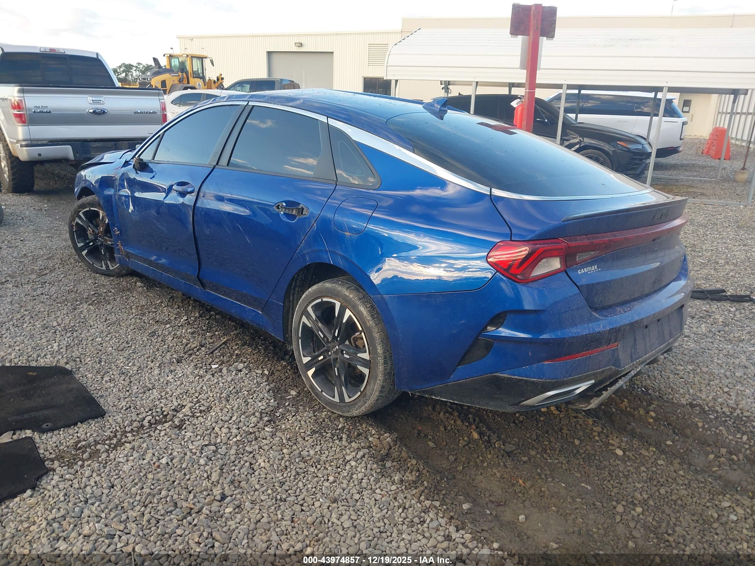 KIA K5 image 3